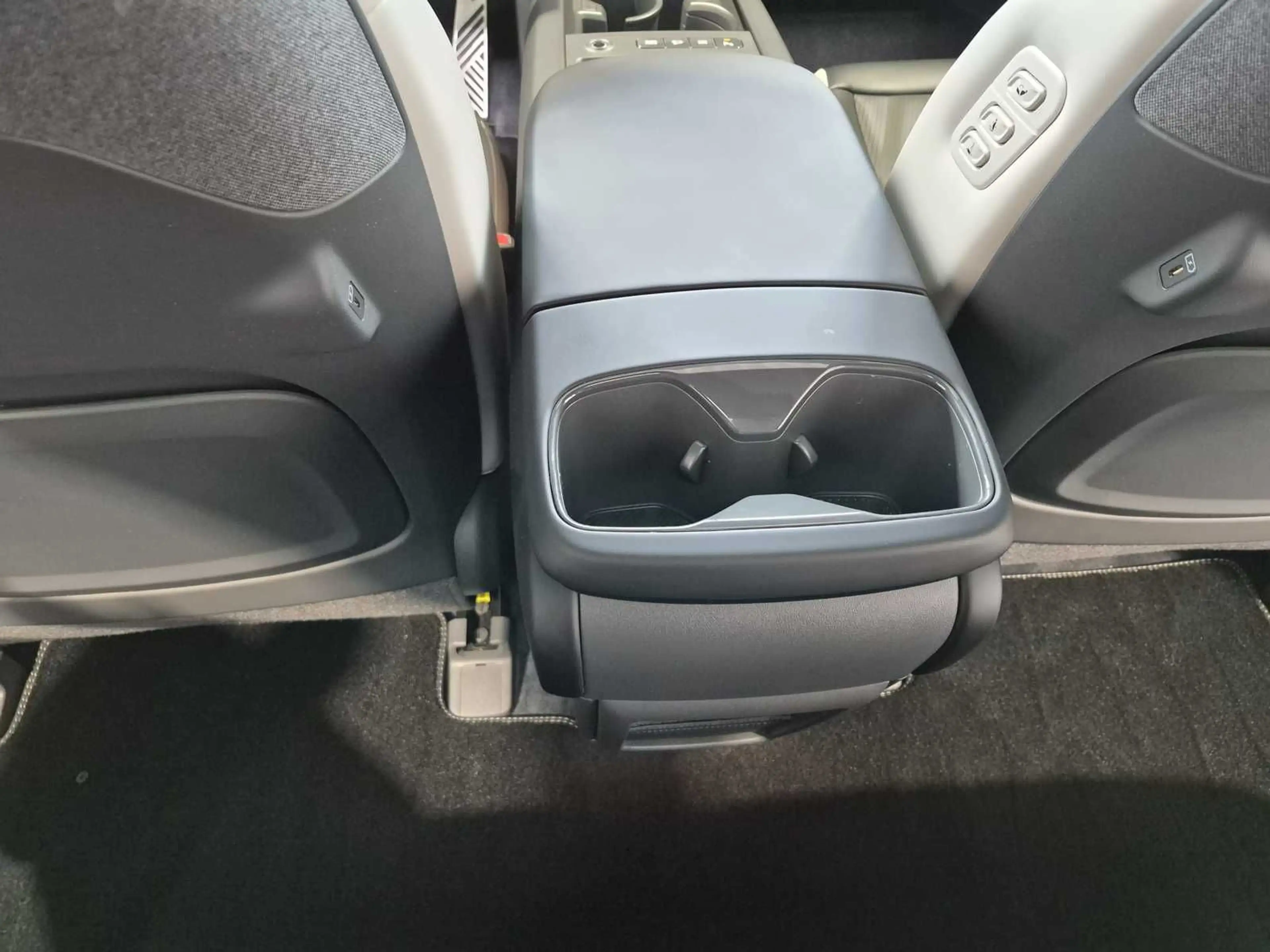 Kia EV9 GT-line Launch Edition 4WD|360°|HUD — photo 13