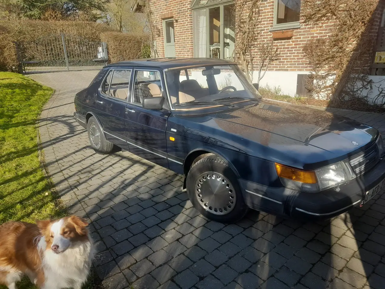 Saab 900 Sedan, foto 2