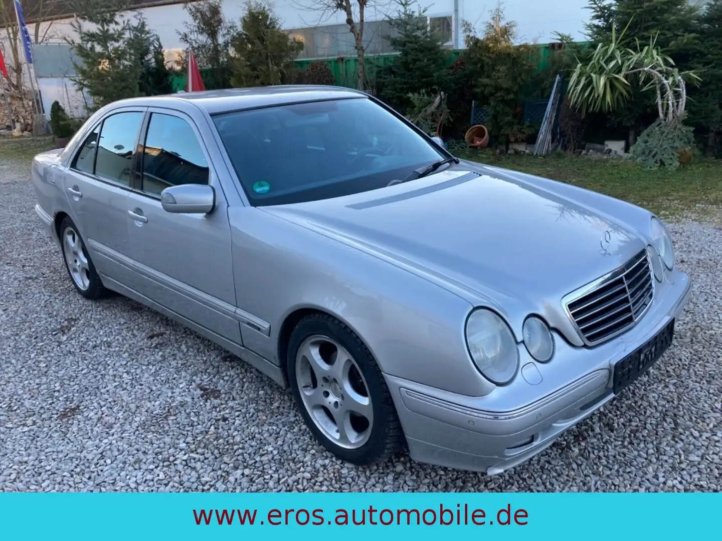 Mercedes-Benz E 200 E -Klasse Lim. E 200 Kompressor/NAVI/ Gümüş rengi - 1