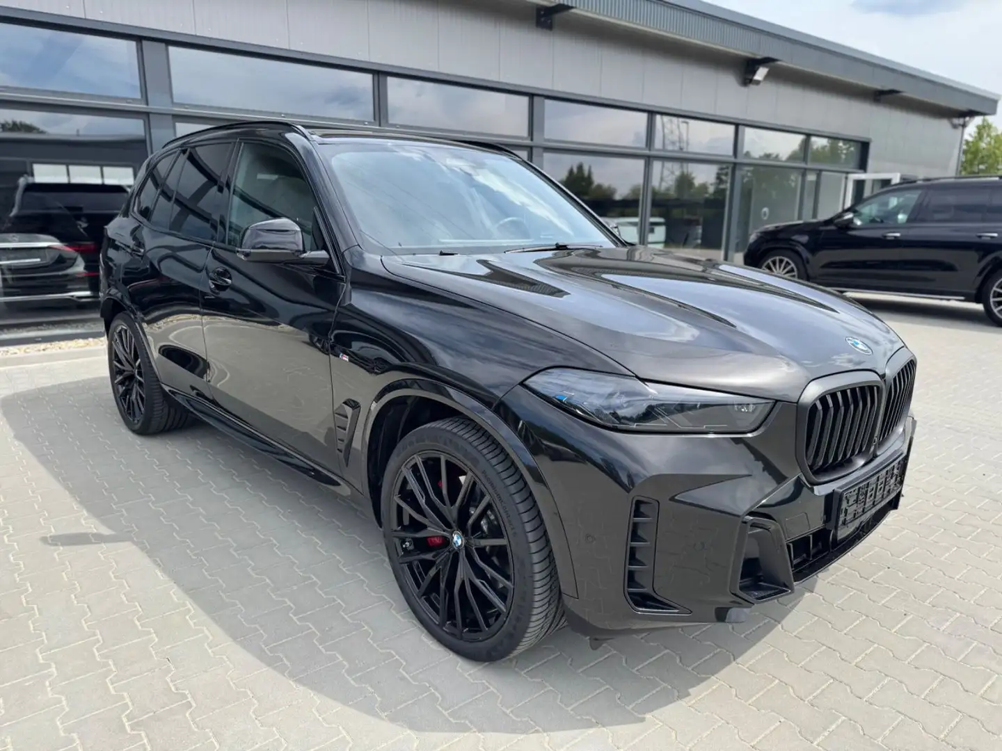 BMW X5 40d M Sport Pro -2Achs-SkyL-BelüSitz-360K-22Z - 1