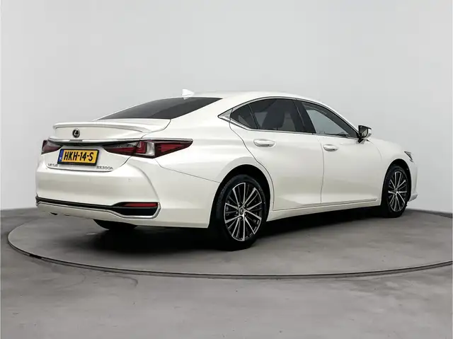 Lexus Es view 2