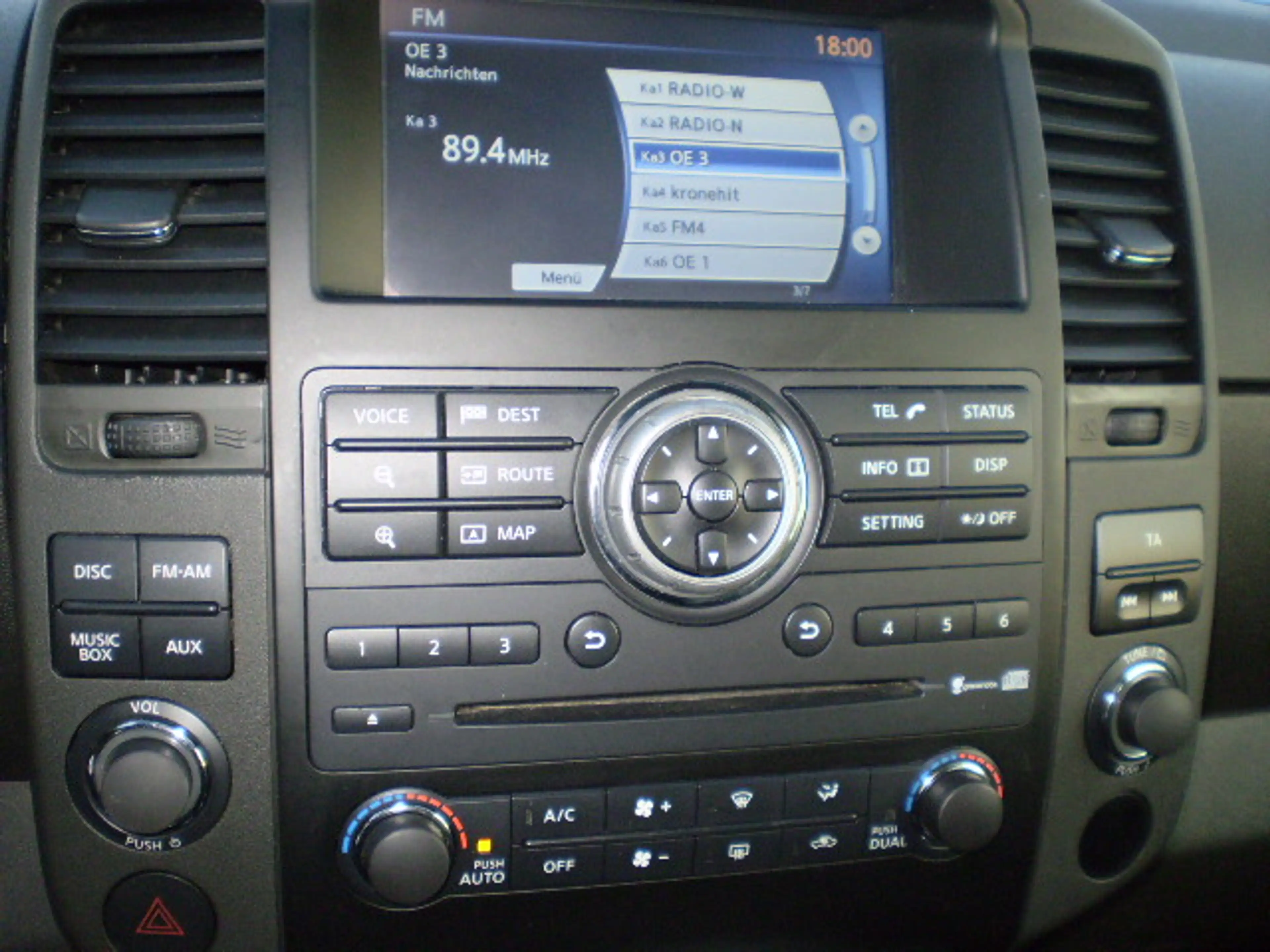 Nissan Navara D40 — photo 14