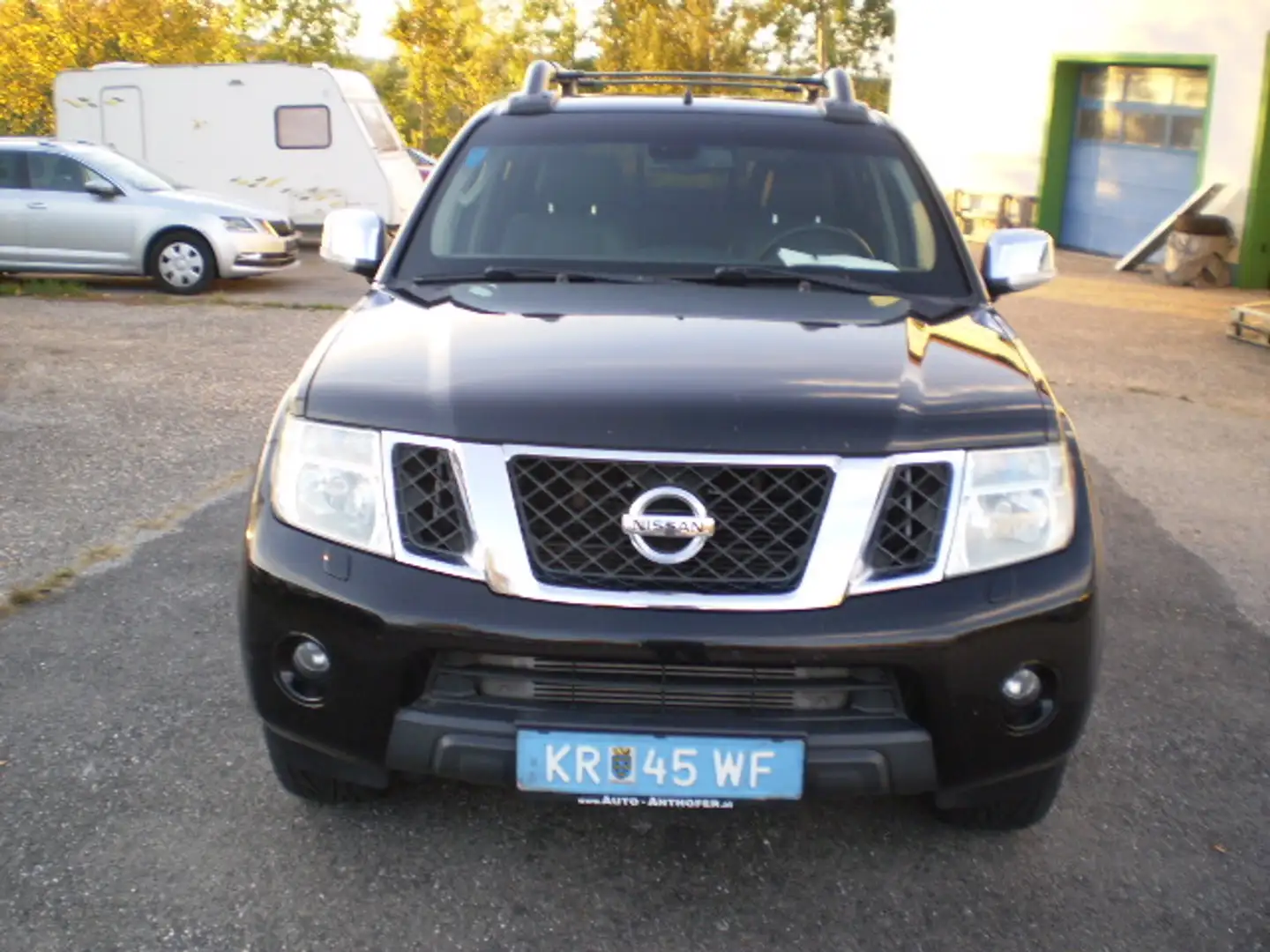 Nissan Navara D40 Schwarz - 2