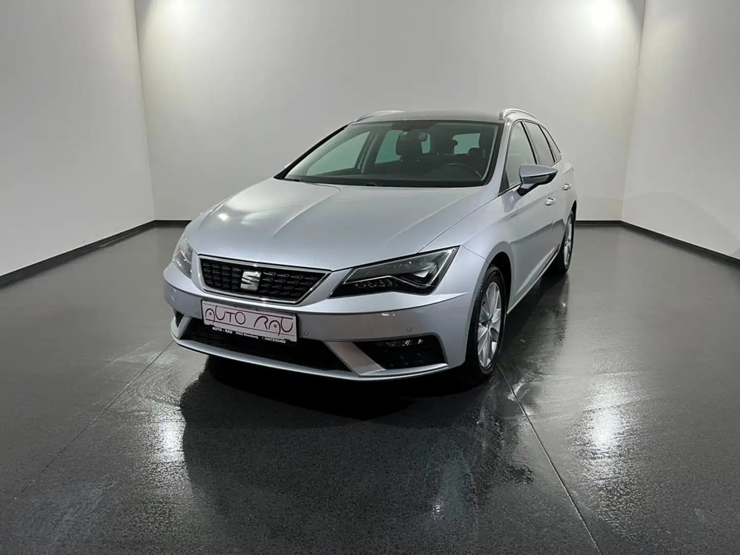 SEAT Leon ST 1.2 TSI Style *TEMP*PDC* Silver - 2