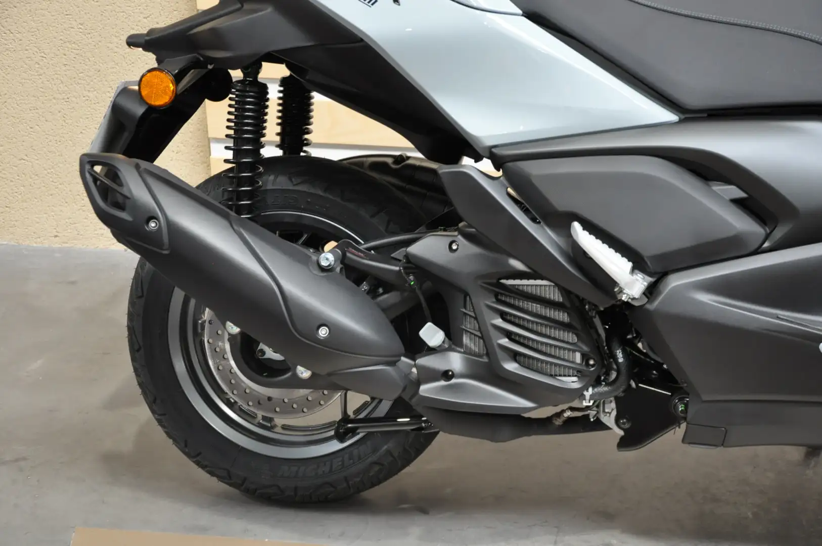 Yamaha X-Max 125 Gris - 2