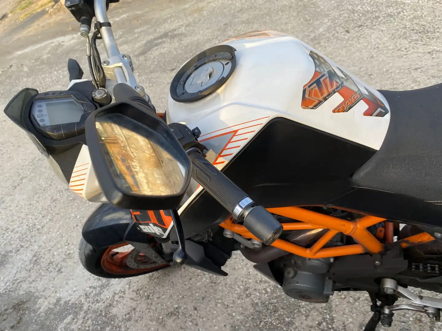 KTM 390 Duke - 2