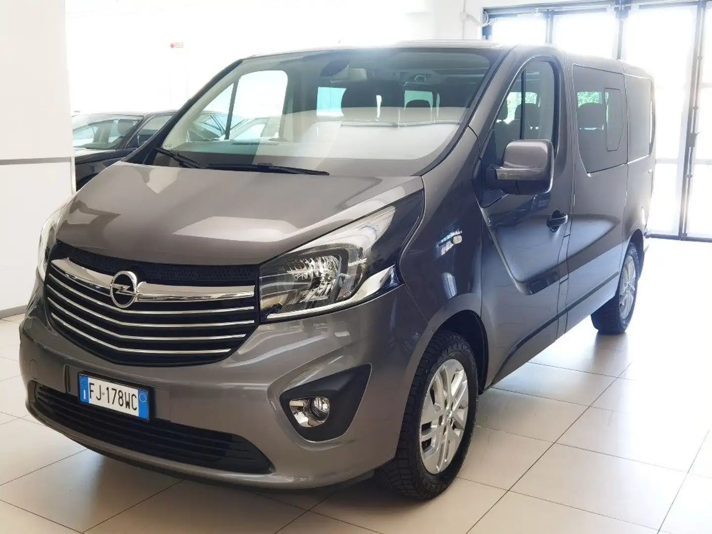 Opel Vivaro 27 1.6 BiTurbo 145CV S&S EcoFLEX PC-TN Combi Sport Grigio - 1