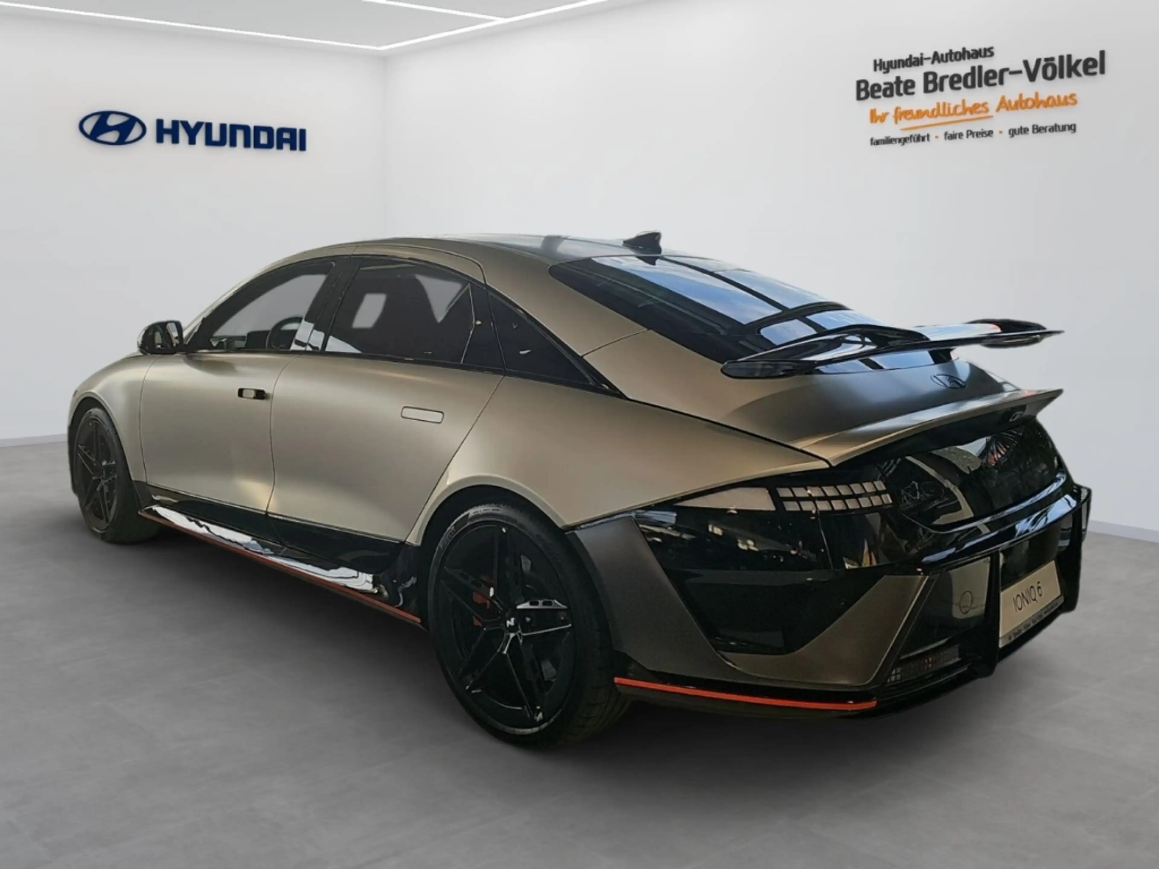 Hyundai IONIQ 6 N 84 kWh 4WD Glas-Schiebedach Sitz-Paket — photo 3