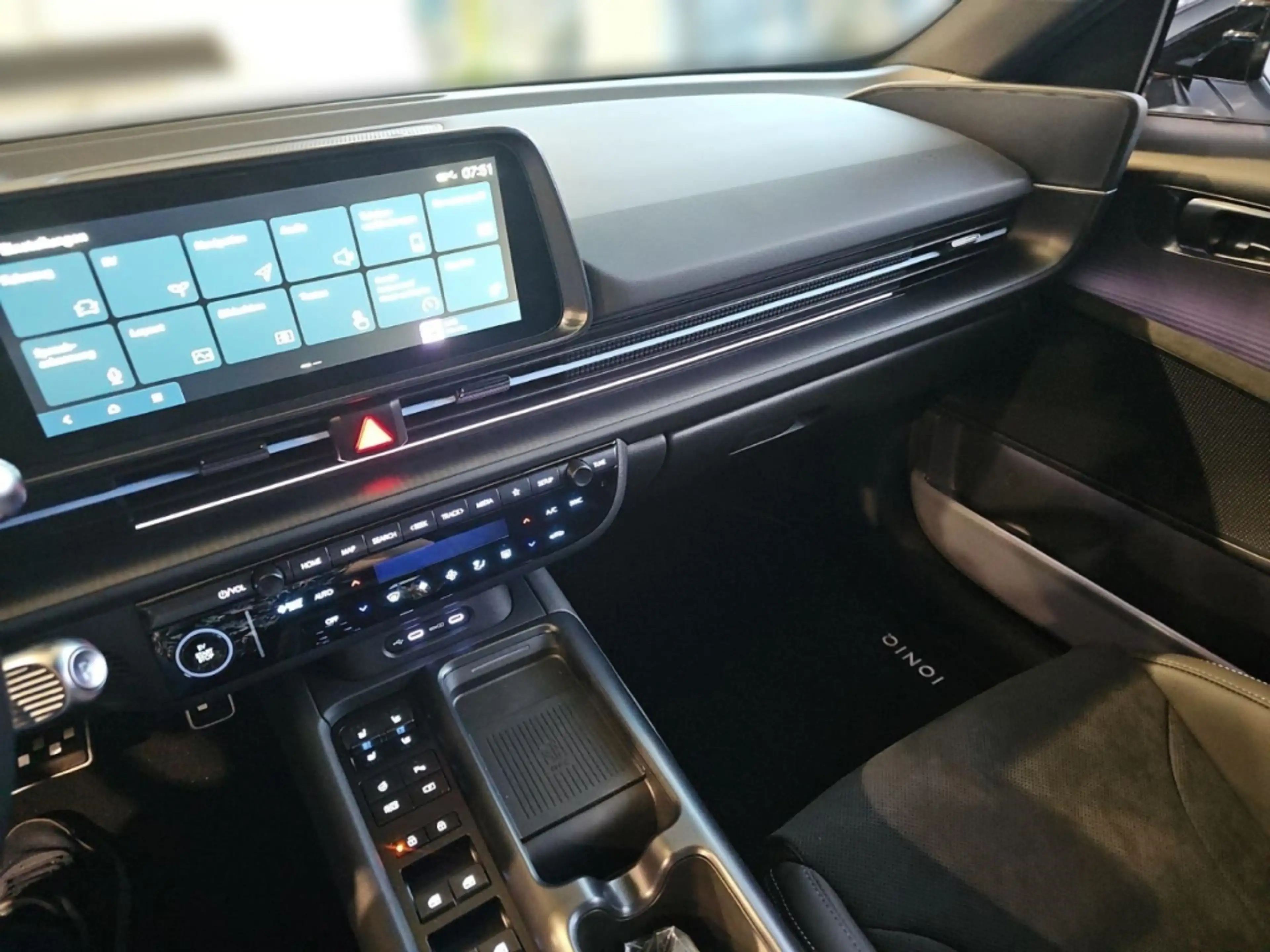 Hyundai IONIQ 6 N 84 kWh 4WD Glas-Schiebedach Sitz-Paket — photo 8