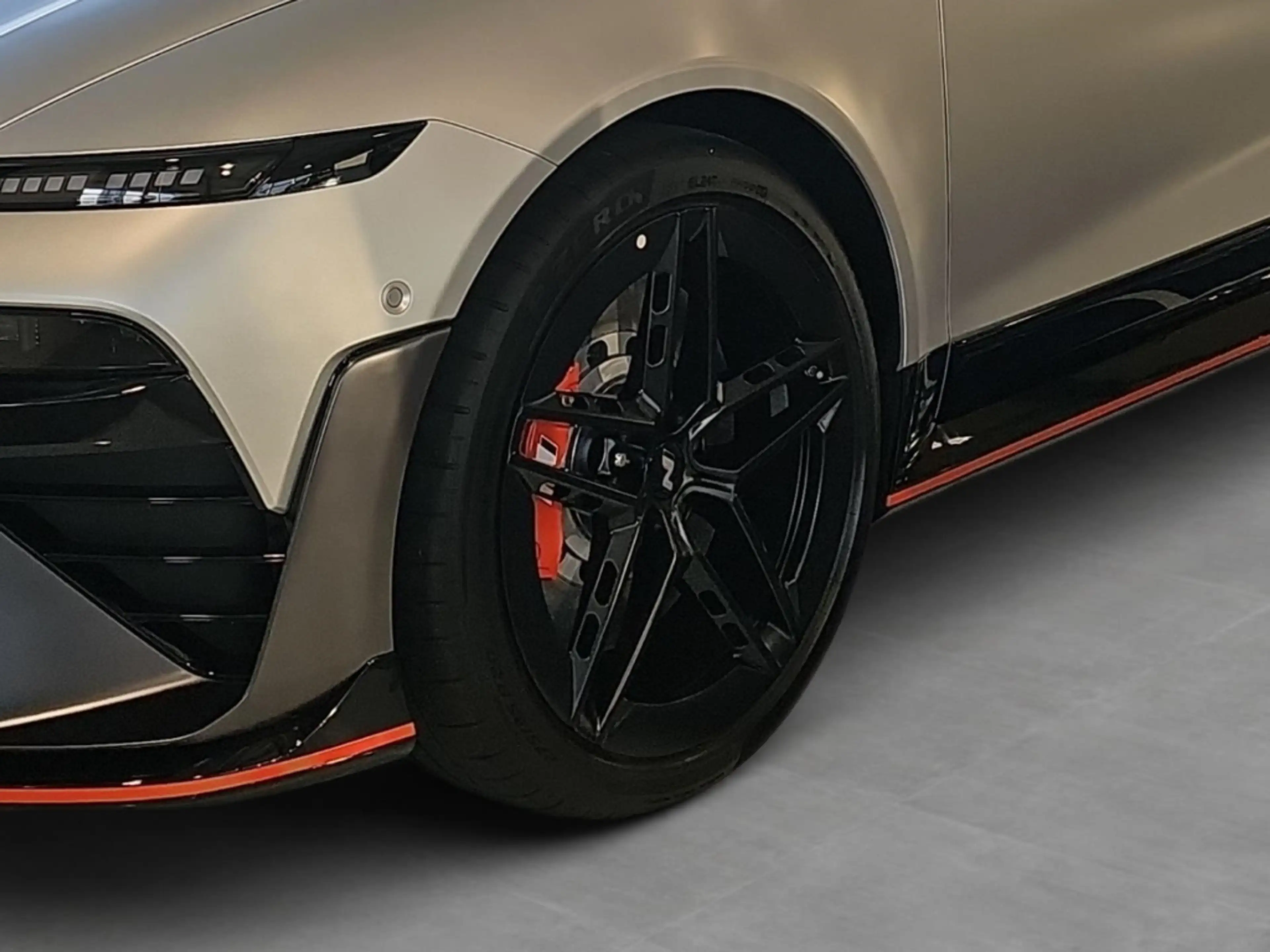 Hyundai IONIQ 6 N 84 kWh 4WD Glas-Schiebedach Sitz-Paket — photo 5