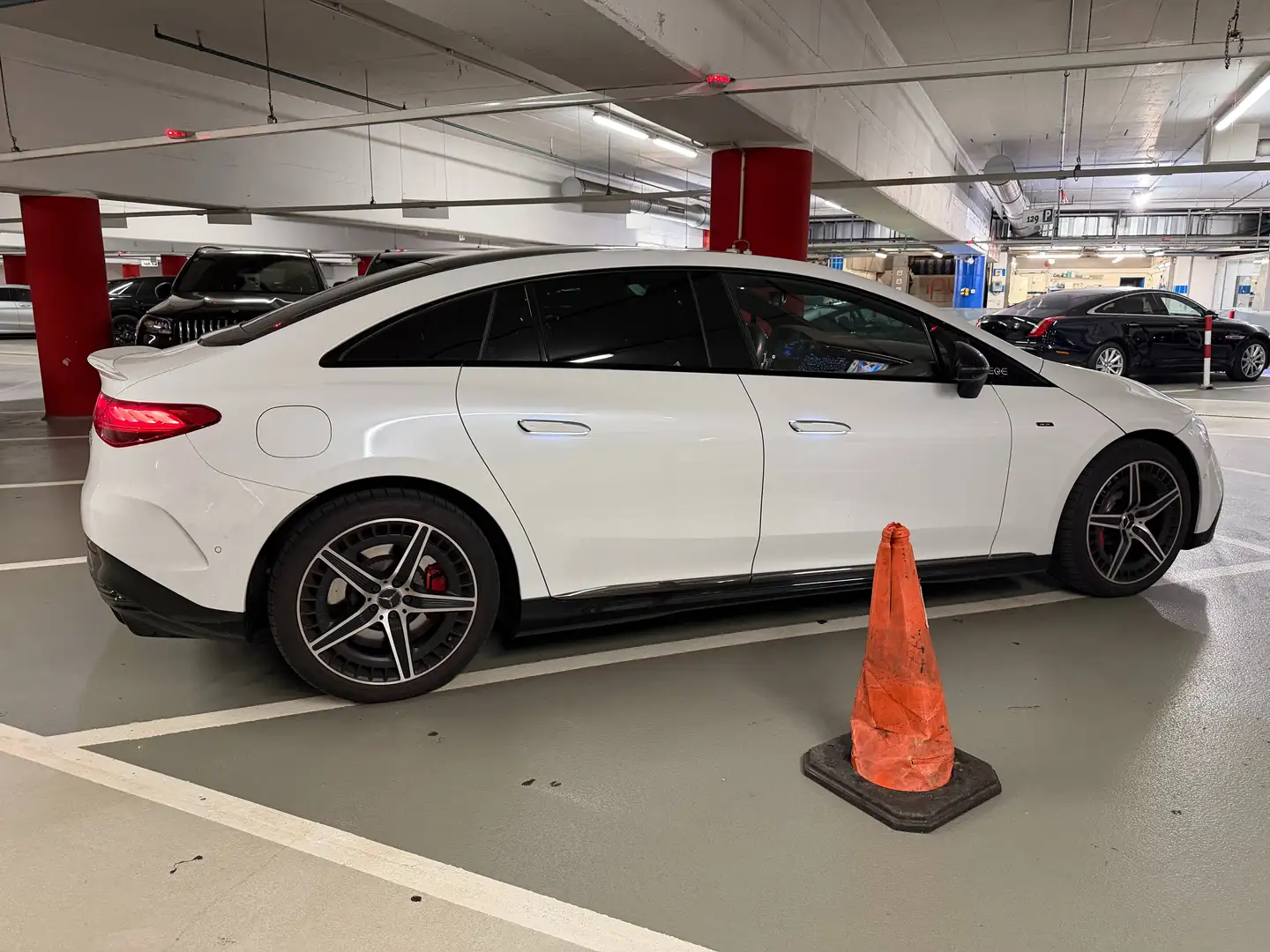 Mercedes-Benz EQE 43 EQE 43 4matic 90,6kWh Aut. Weiß - 2