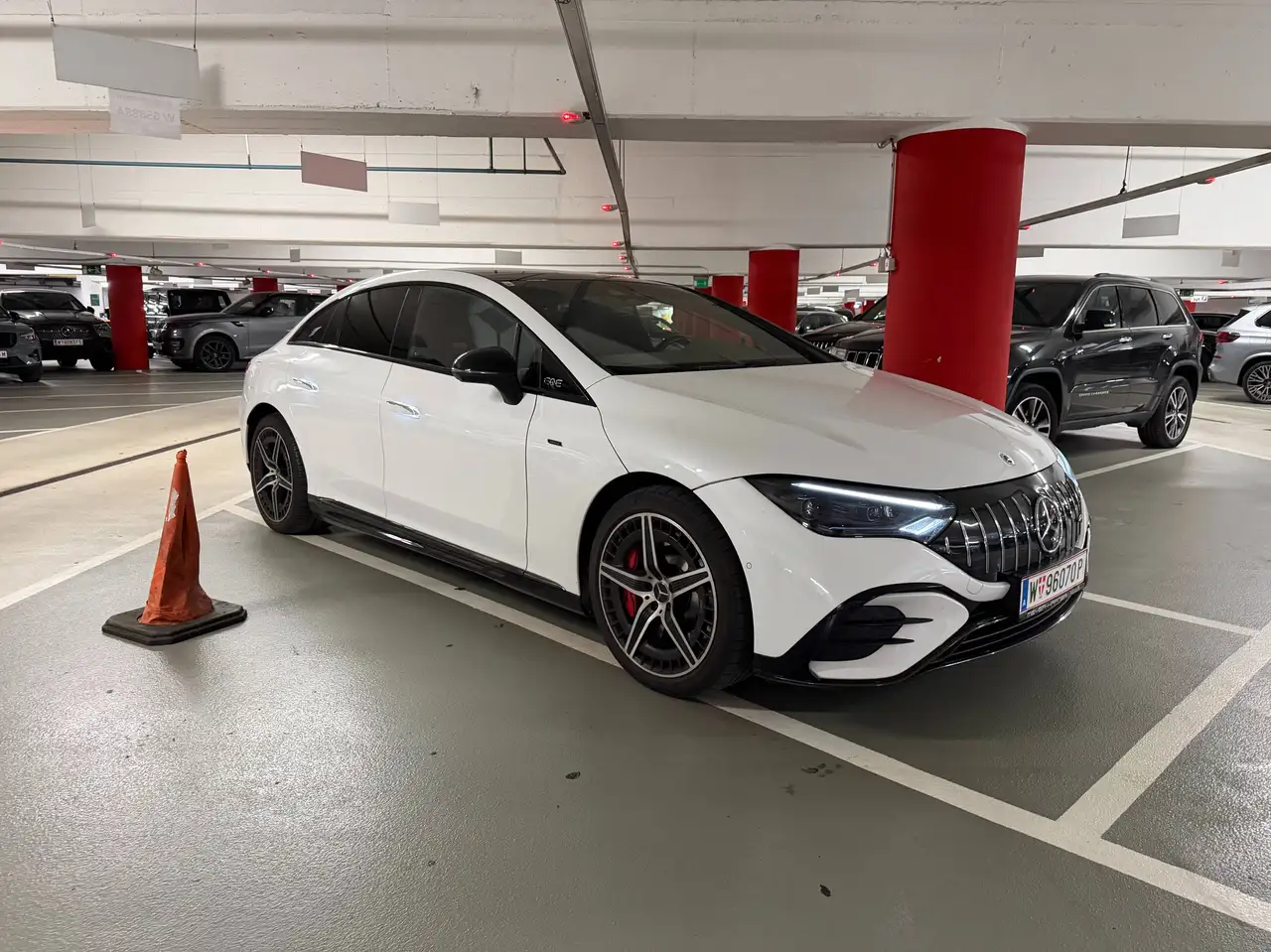 Mercedes-Benz EQE 43