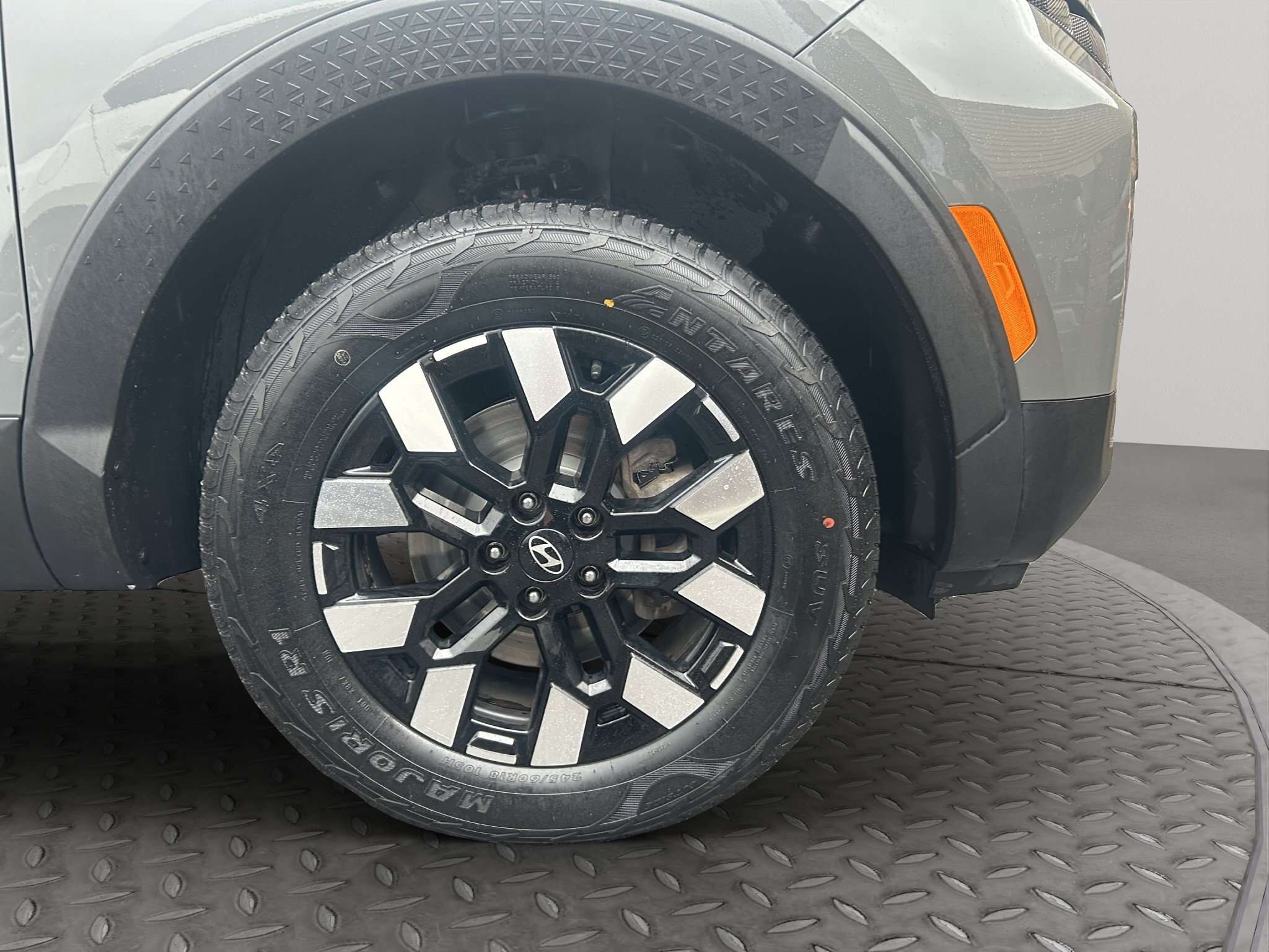 2025 Hyundai Santa Cruz Preferred | Reverse Cam | Heated Seats — снимка 1