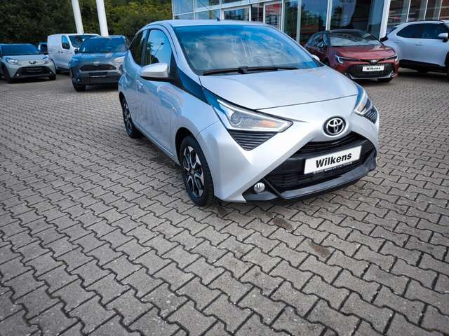 Imagine Toyota Aygo AYGO x-play club