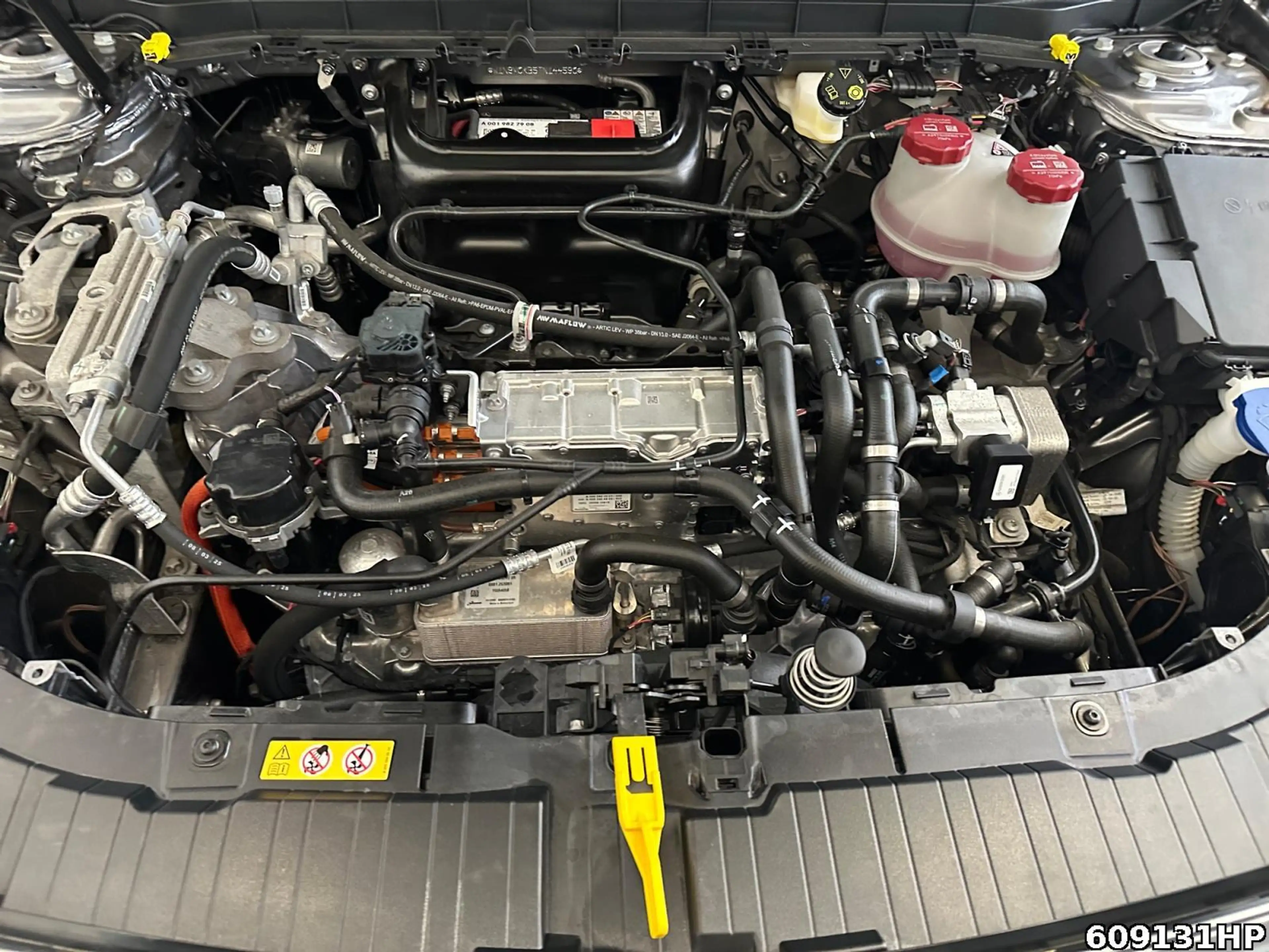 Mercedes-Benz EQB 300 4M Progressive  AHK Ambiente Kamera LED. — photo 7