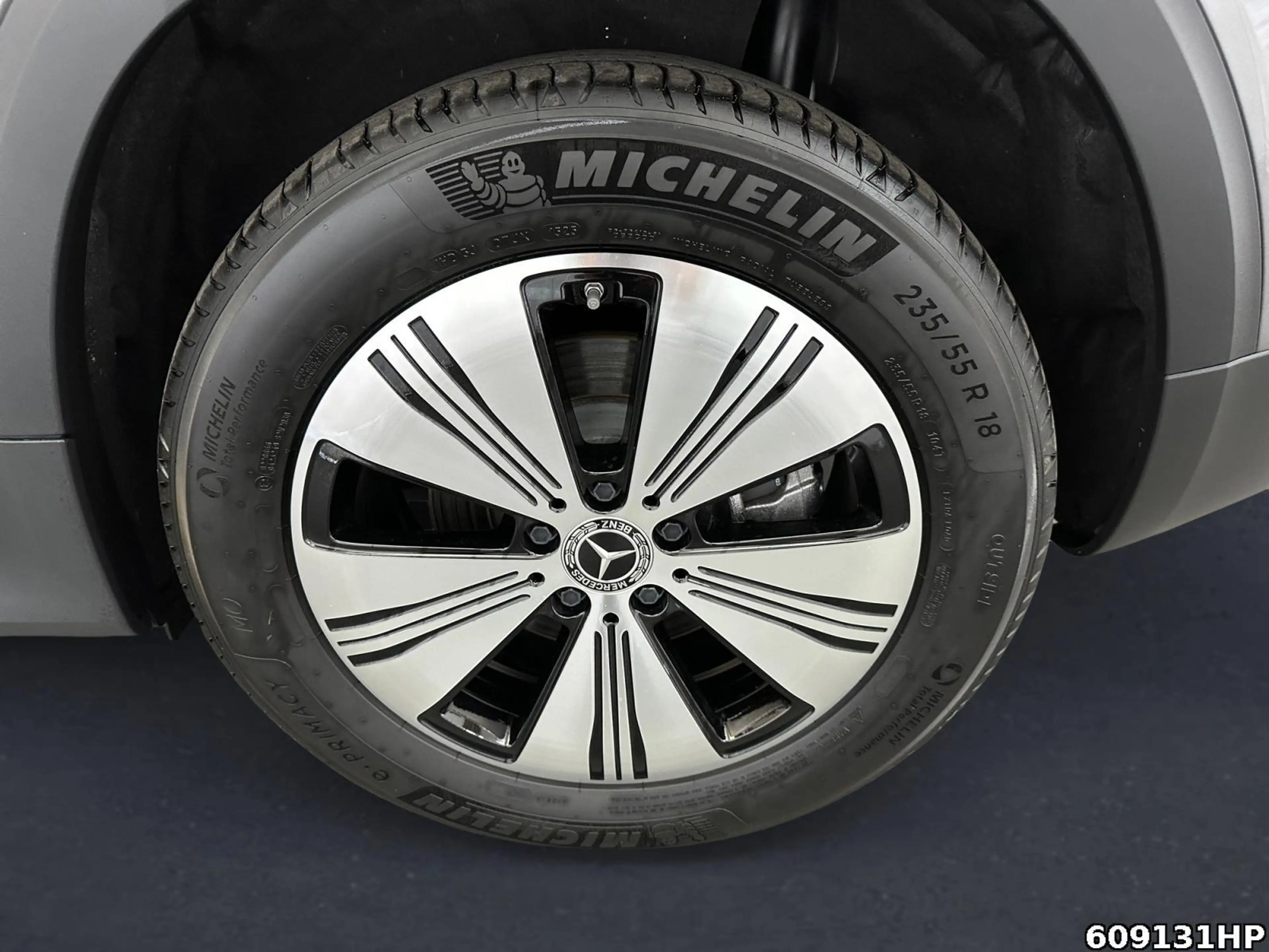 Mercedes-Benz EQB 300 4M Progressive  AHK Ambiente Kamera LED. — photo 5