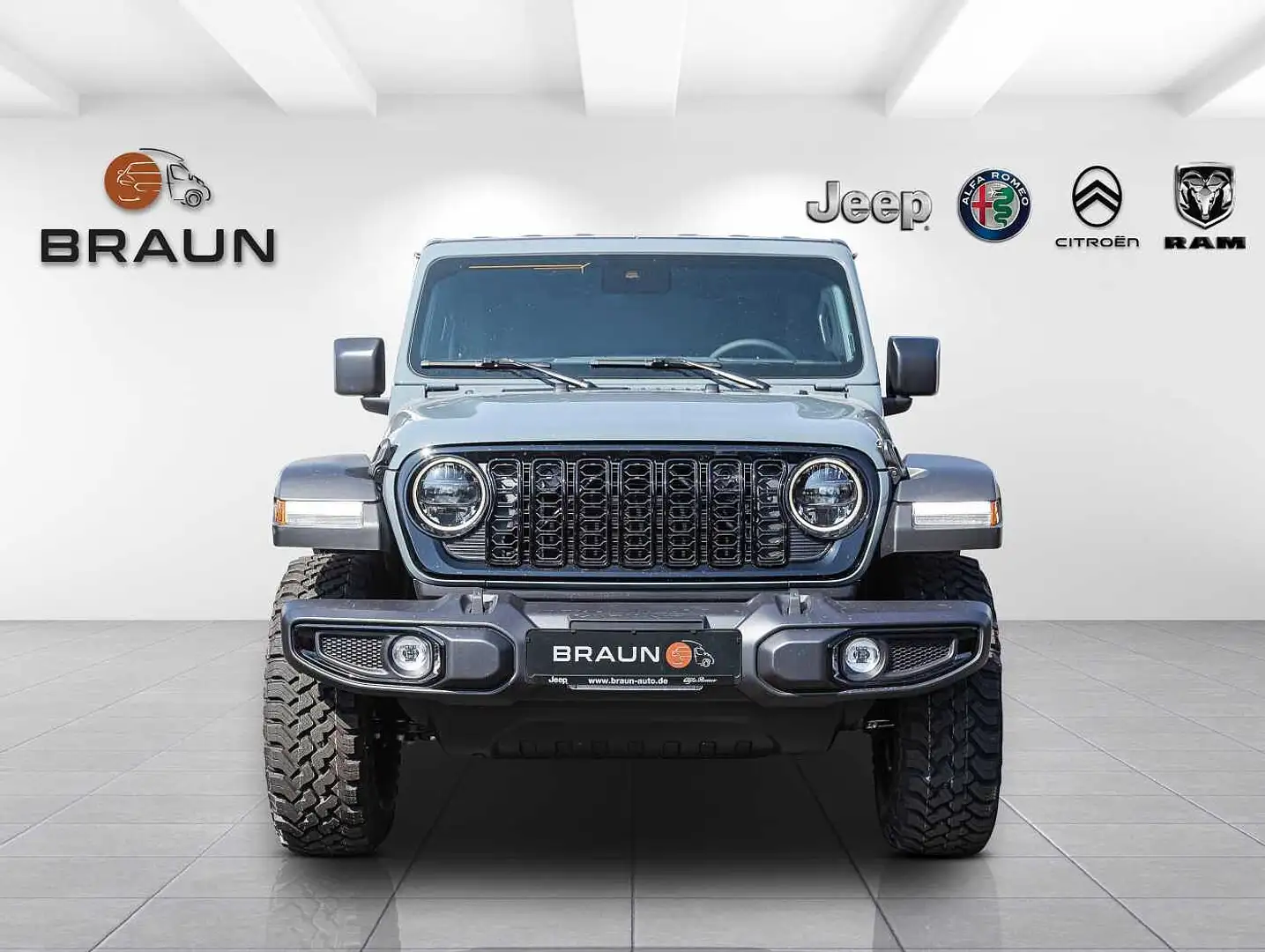 Jeep Wrangler 2.0 T-GDI WILLYS 4x4 MY25 siva - 2