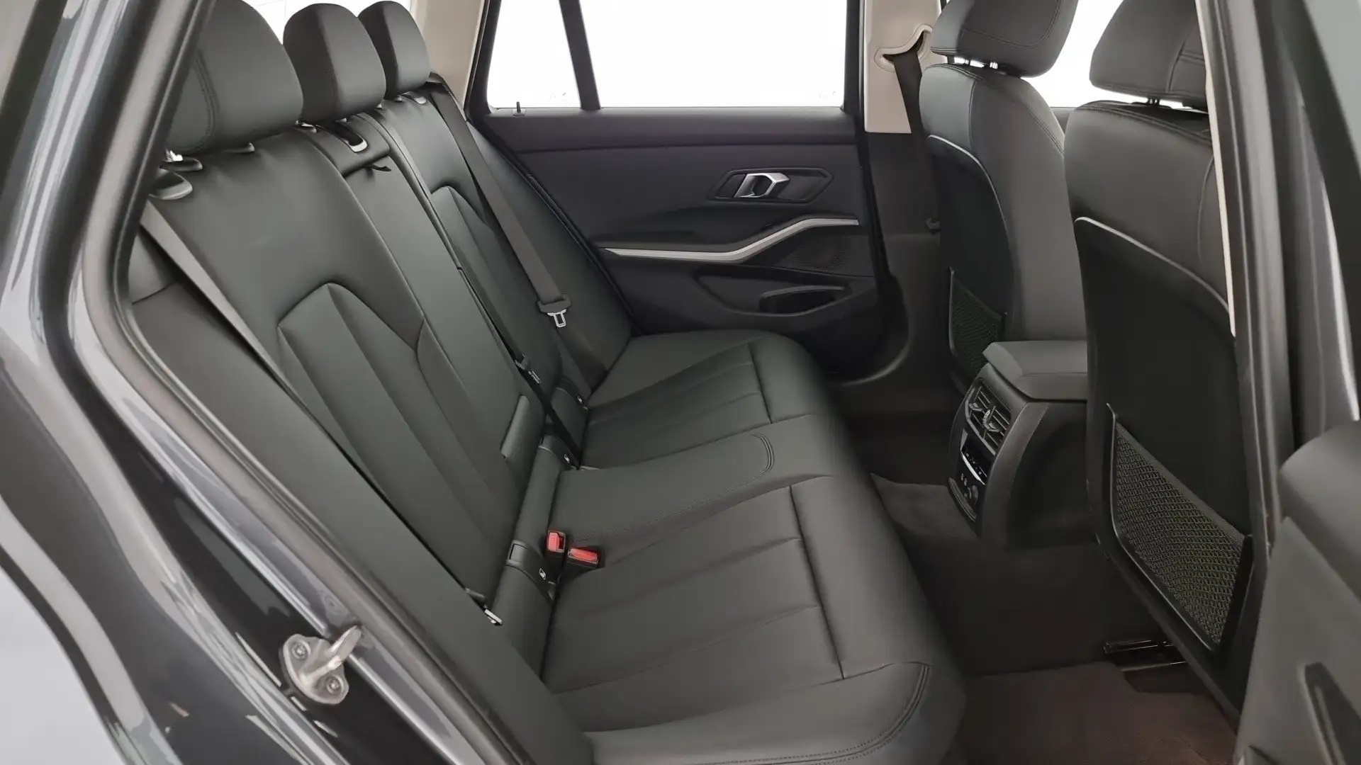 BMW 320 320d xDrive Touring Business Advantage Grigio - 2