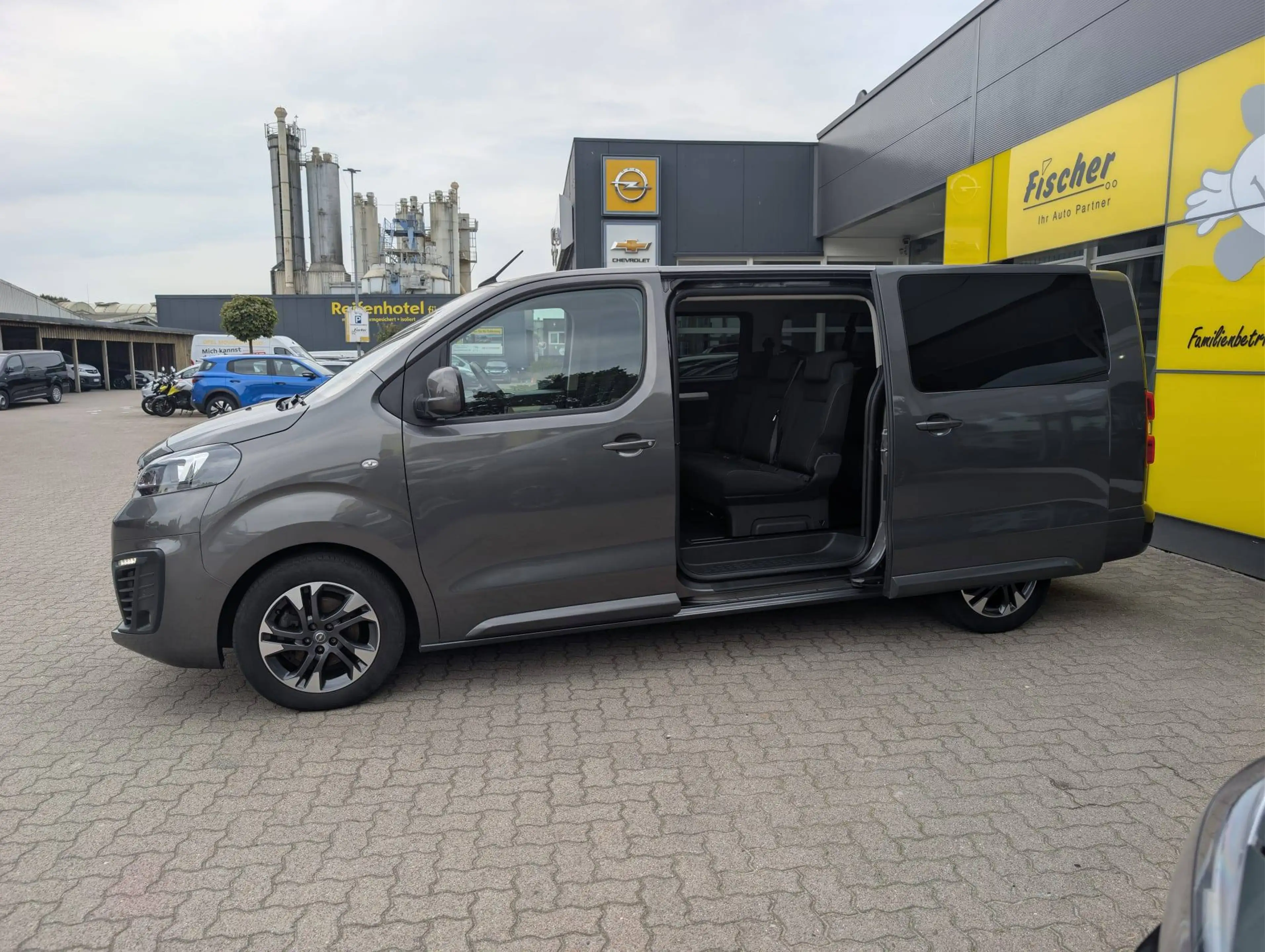 Opel Zafira Life Edition L (L3) / Anhängerkupplung 2.300kg Anhängelast — photo 5