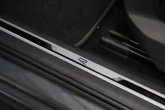 Volkswagen Tiguan view 11