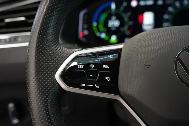 Volkswagen Tiguan view 8