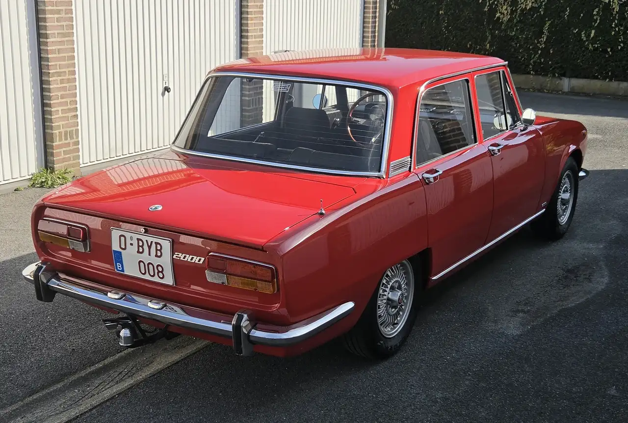 Alfa Romeo 2000 Berlina, foto 3