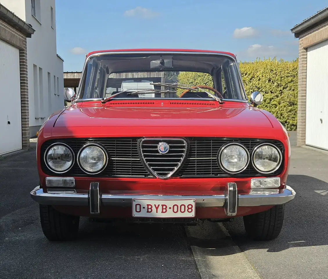 Alfa Romeo 2000 Berlina, foto 2