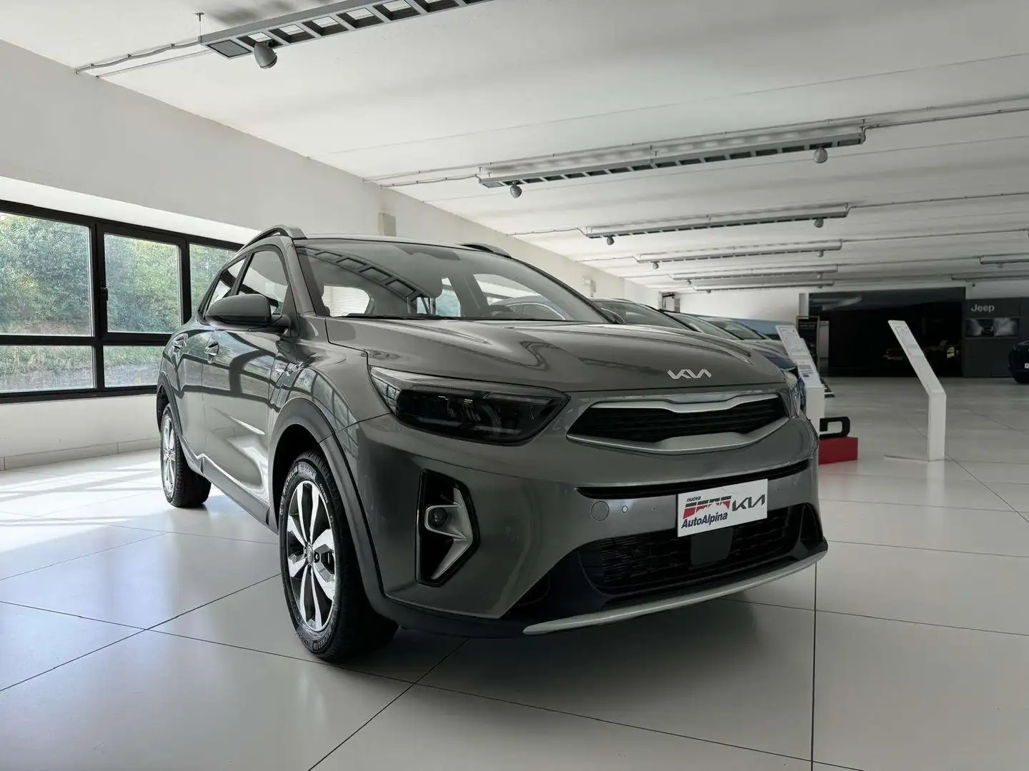Kia Stonic 1.2 URBAN Серый - 1