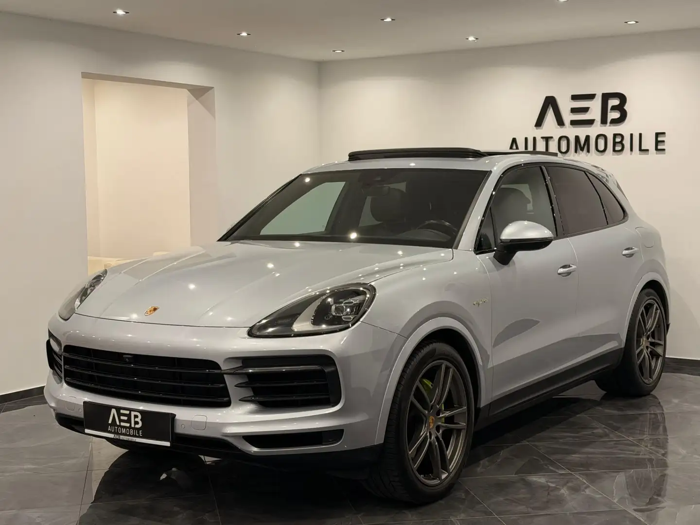 Porsche Cayenne E-Hybrid **ERSTBESITZ**PANO**360°**SHZ**AMBIENTE* - 1