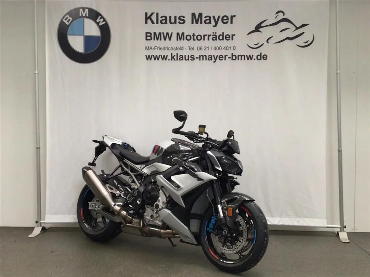 BMW M 1000 R 0 - 1
