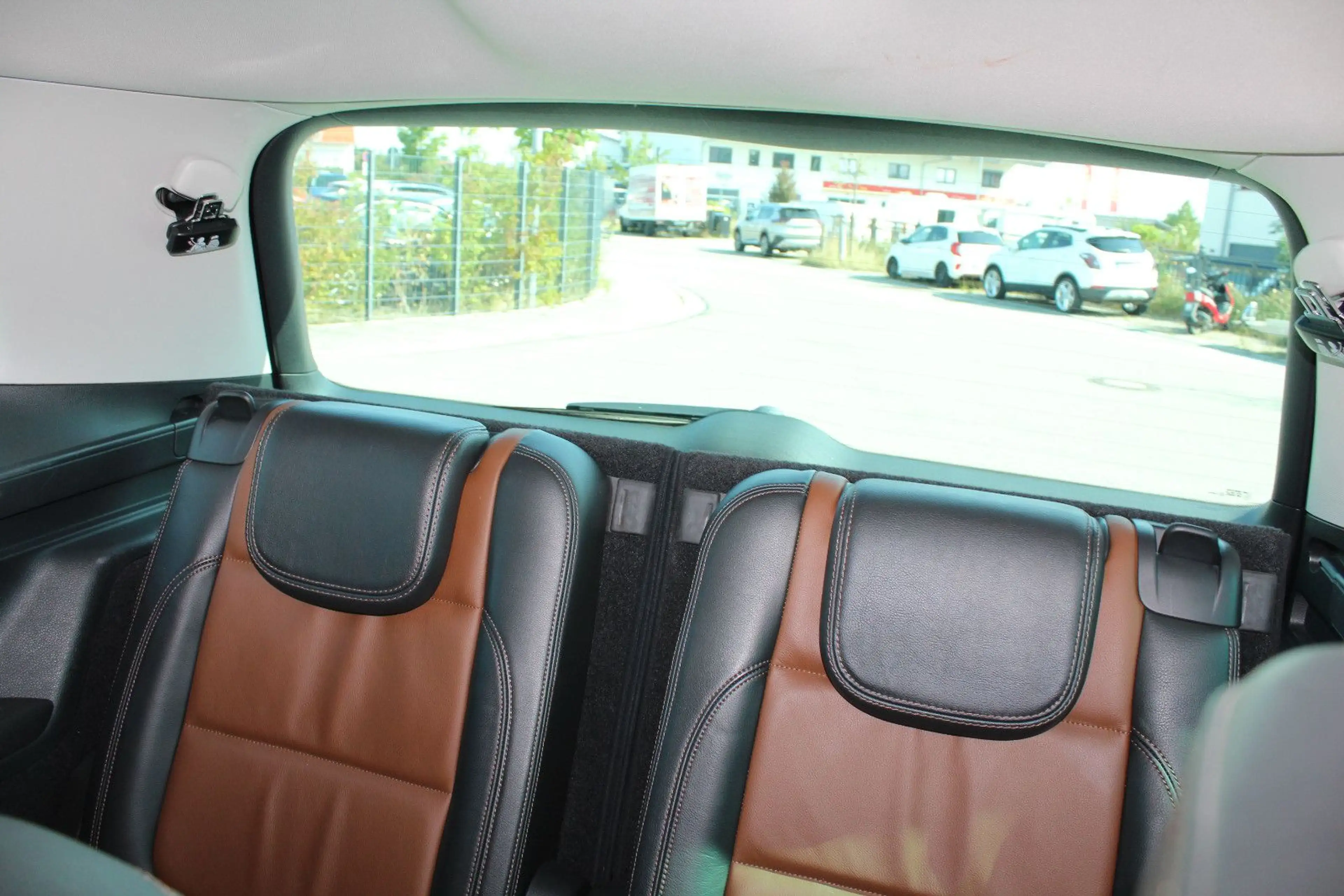 Volkswagen Sharan Highline BMT DSG PANO AHK LEDER 7 SITZE — photo 14