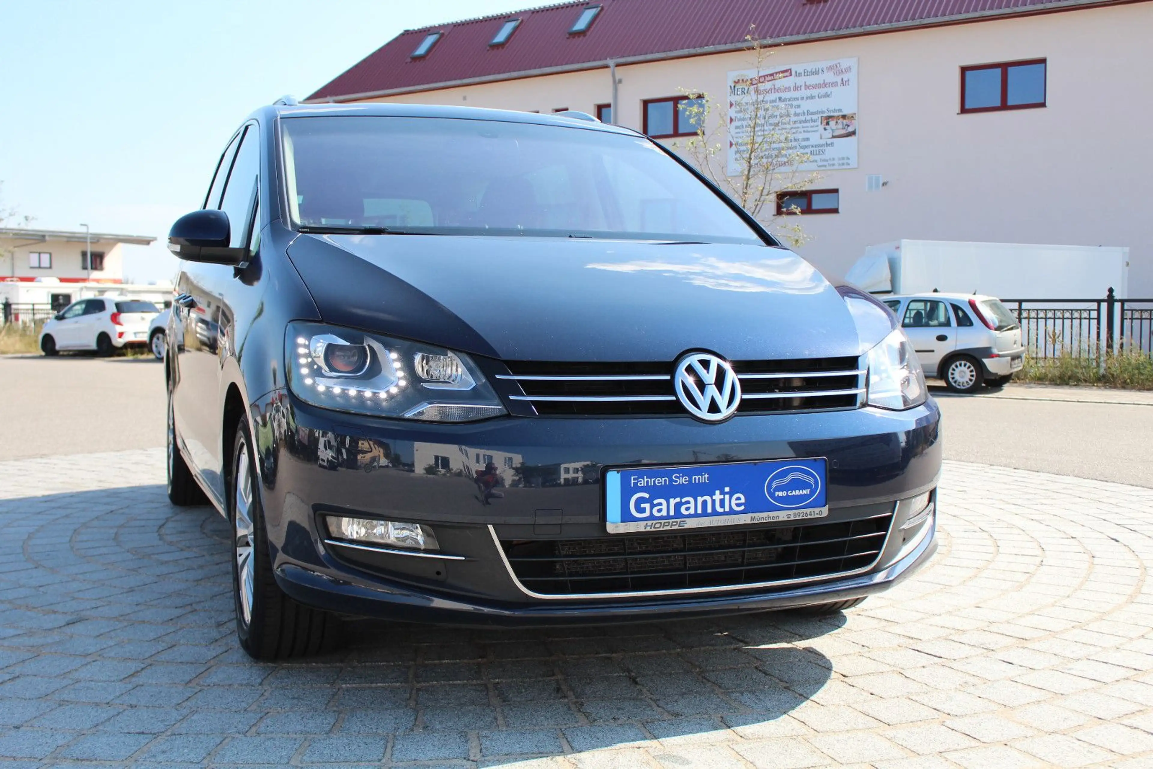 Volkswagen Sharan Highline BMT DSG PANO AHK LEDER 7 SITZE — photo 11