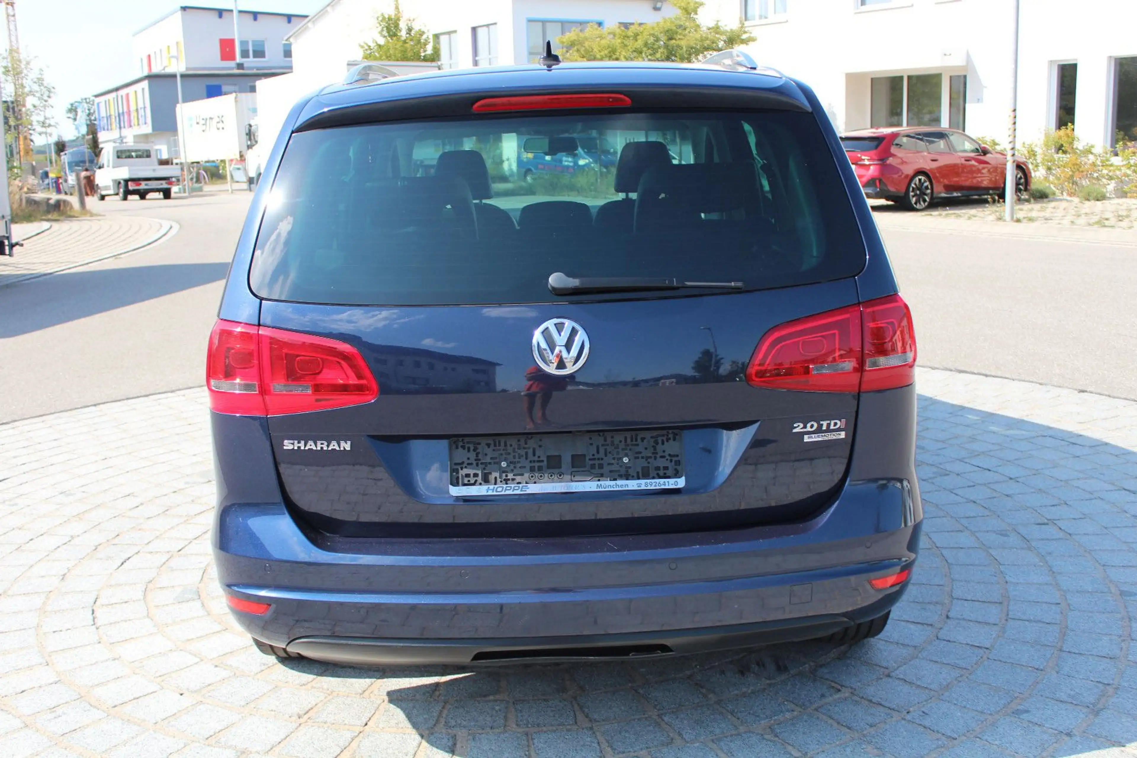 Volkswagen Sharan Highline BMT DSG PANO AHK LEDER 7 SITZE — photo 6
