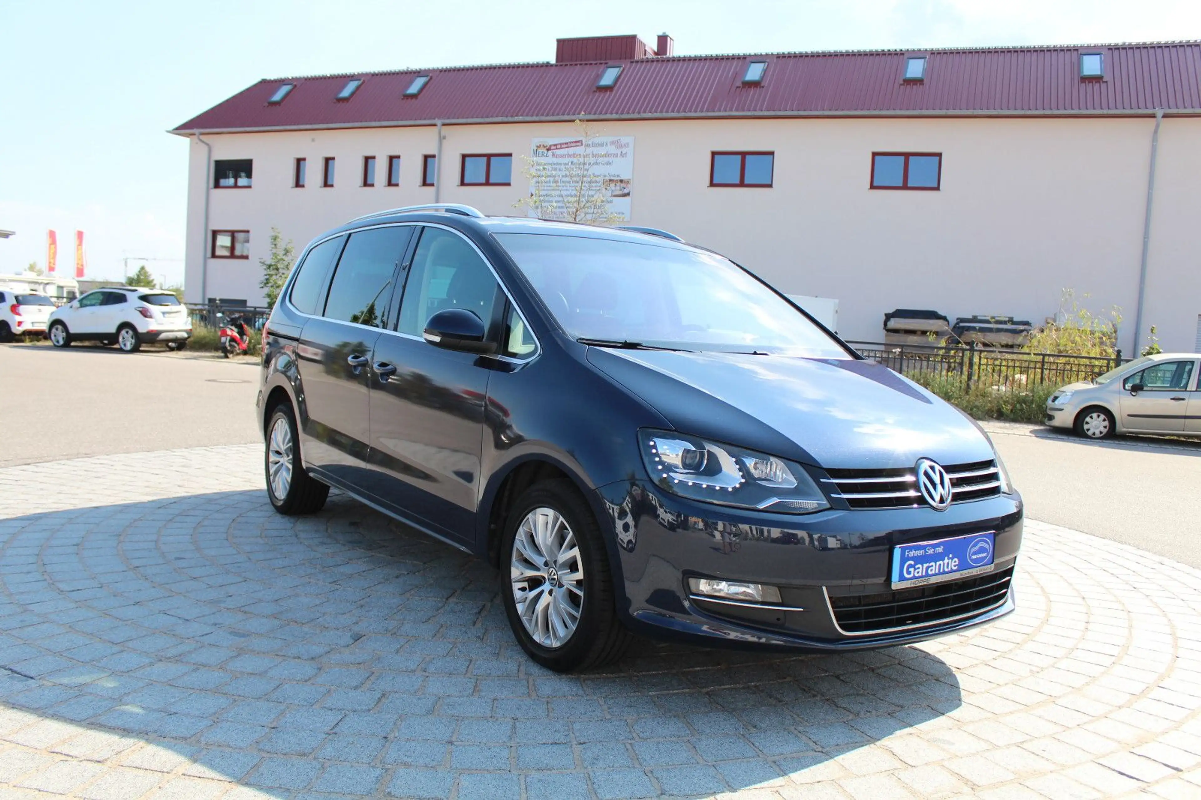 Volkswagen Sharan Highline BMT DSG PANO AHK LEDER 7 SITZE — photo 10