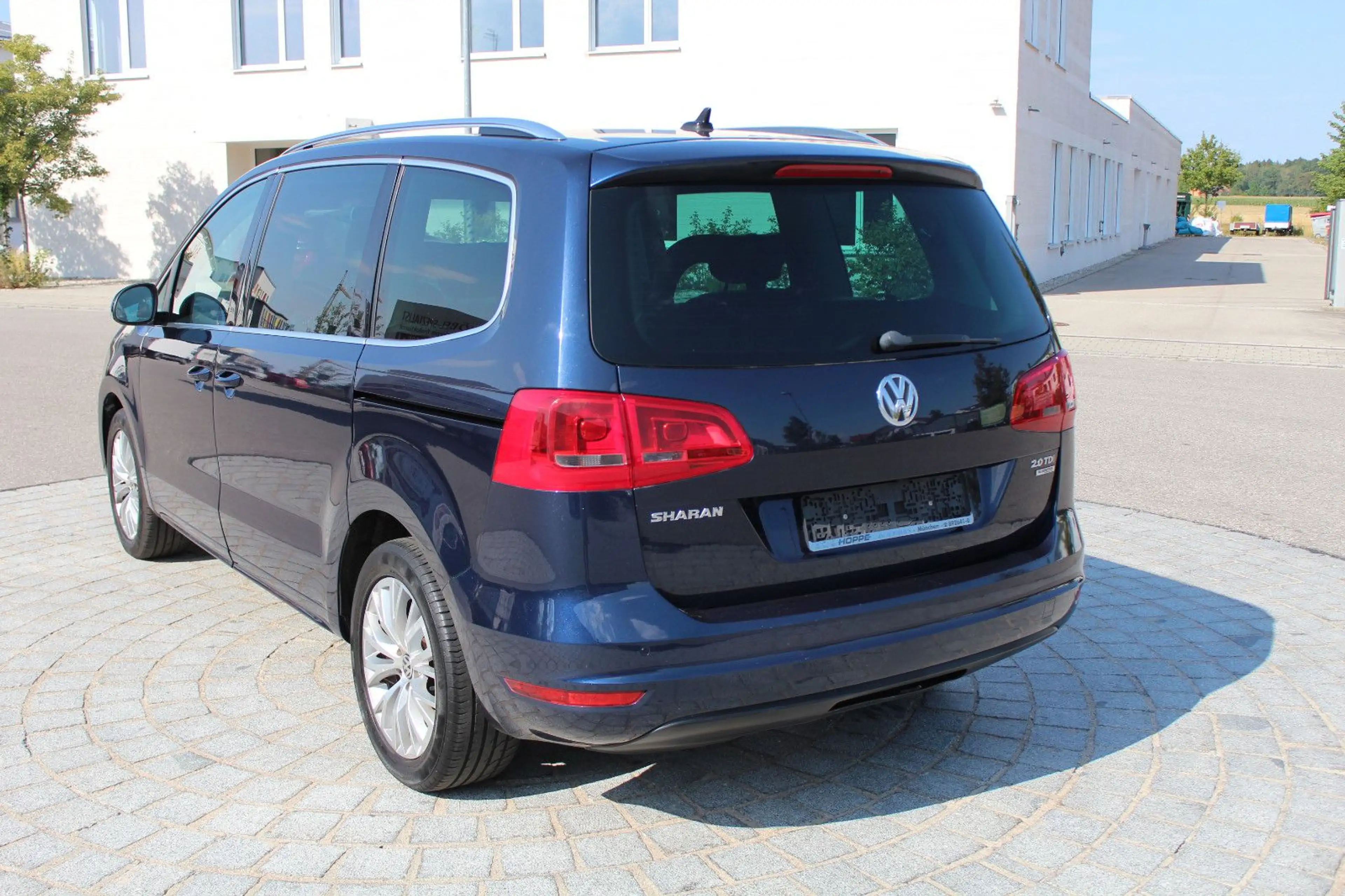 Volkswagen Sharan Highline BMT DSG PANO AHK LEDER 7 SITZE — photo 5