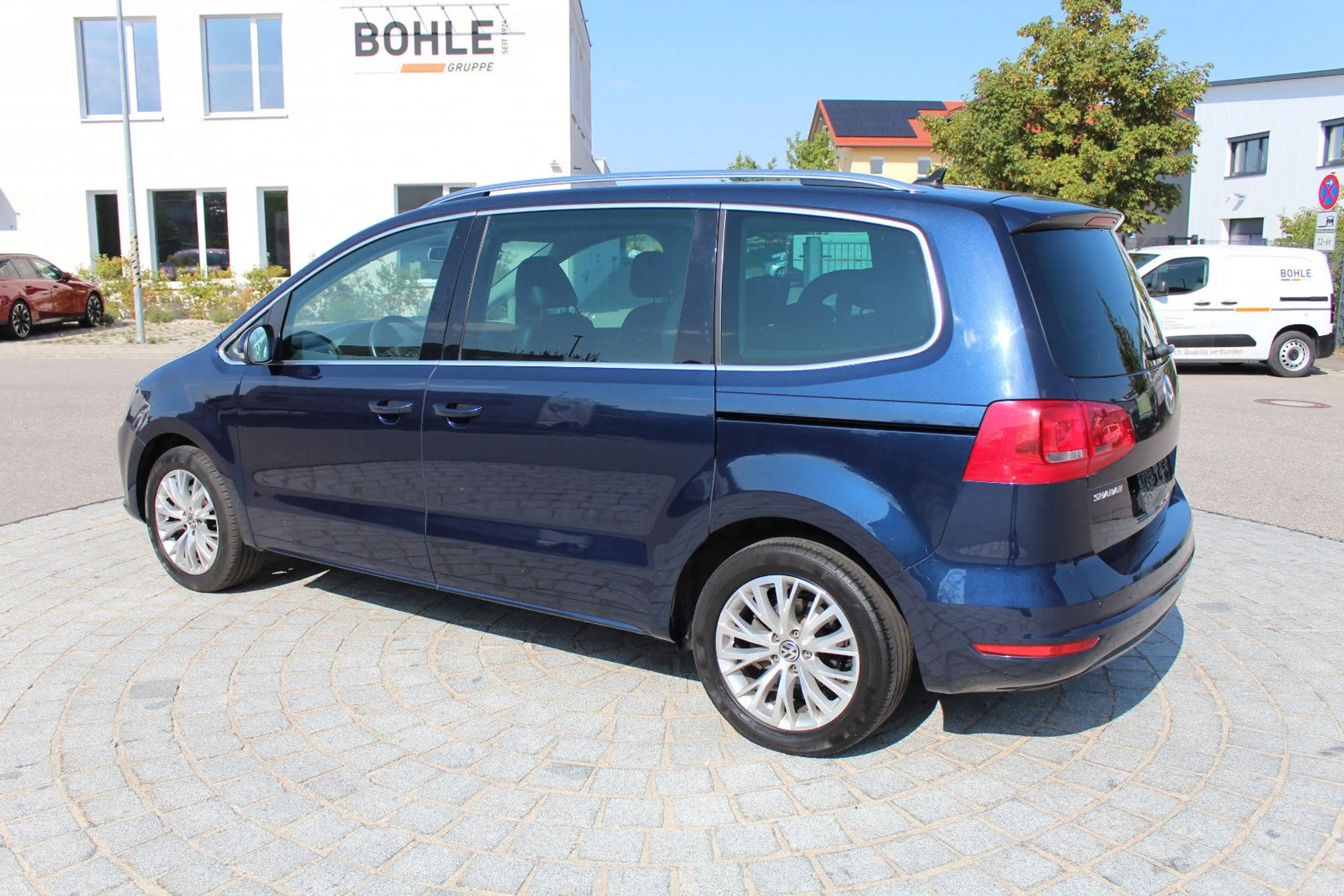 Volkswagen Sharan Highline BMT DSG PANO AHK LEDER 7 SITZE — photo 4