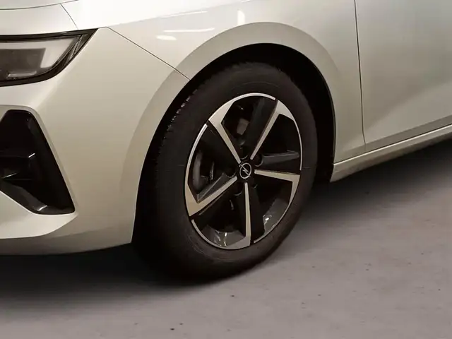 Opel Astra view 6