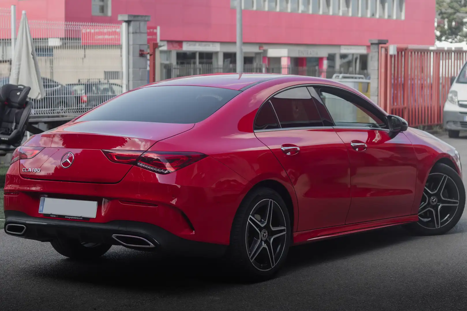 Mercedes-Benz CLA 180 CLA 180 AMG Line 7G-DCT Rojo - 2