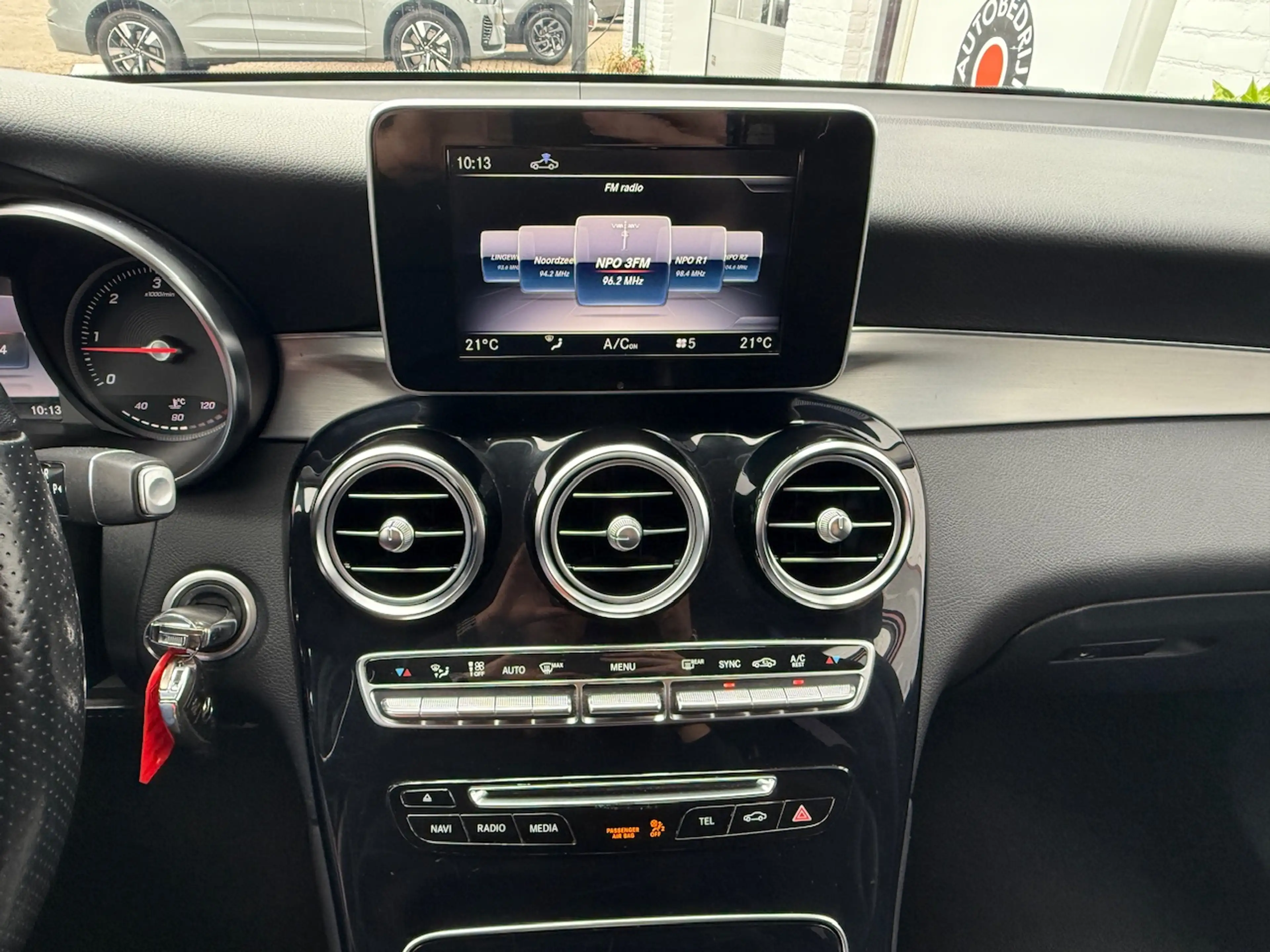 Mercedes-Benz GLC 250 GLC 250D 4 Matic AMG/ Grijs kenteken ombouw/ Trekh — photo 17