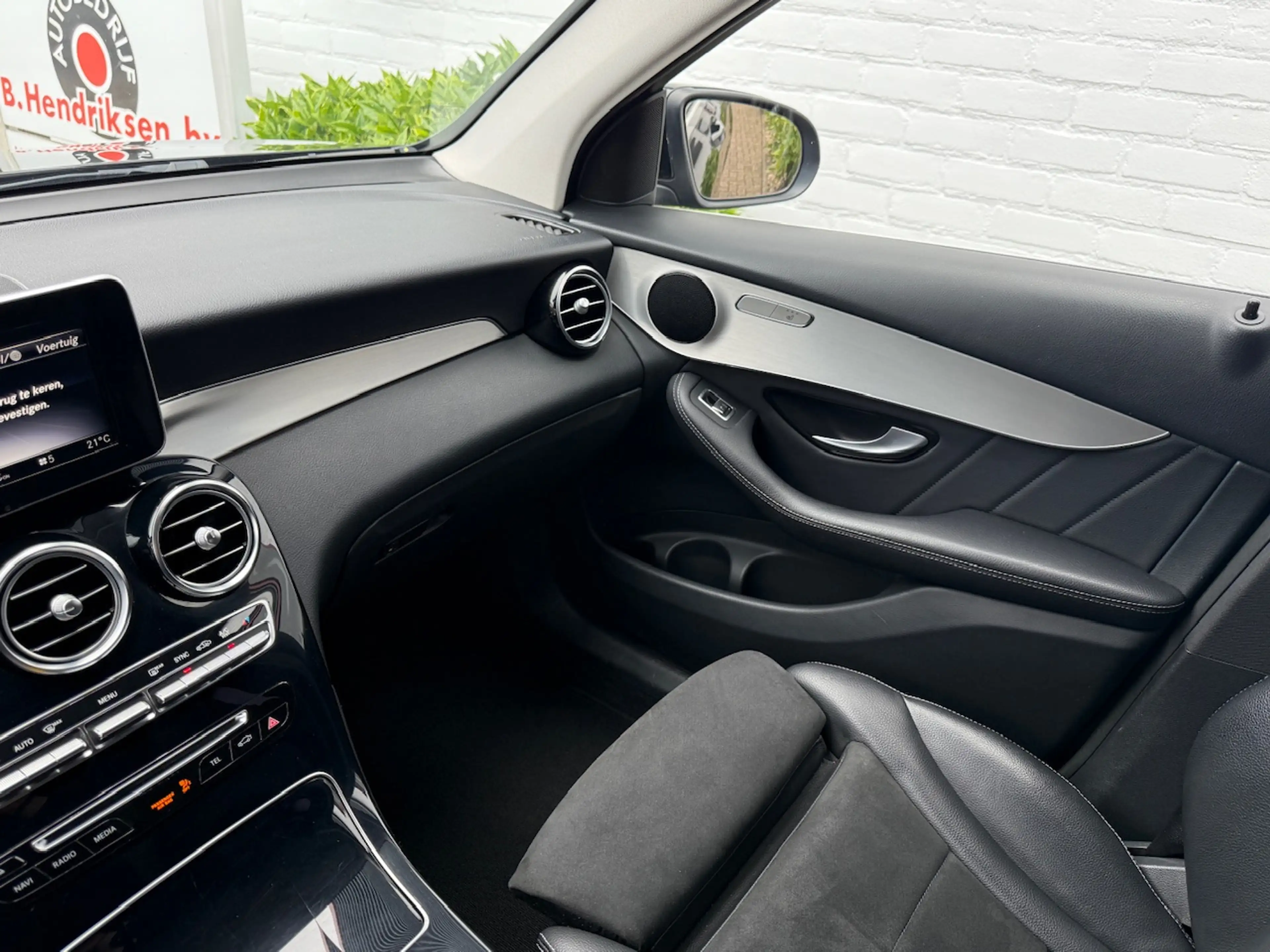 Mercedes-Benz GLC 250 GLC 250D 4 Matic AMG/ Grijs kenteken ombouw/ Trekh — photo 30