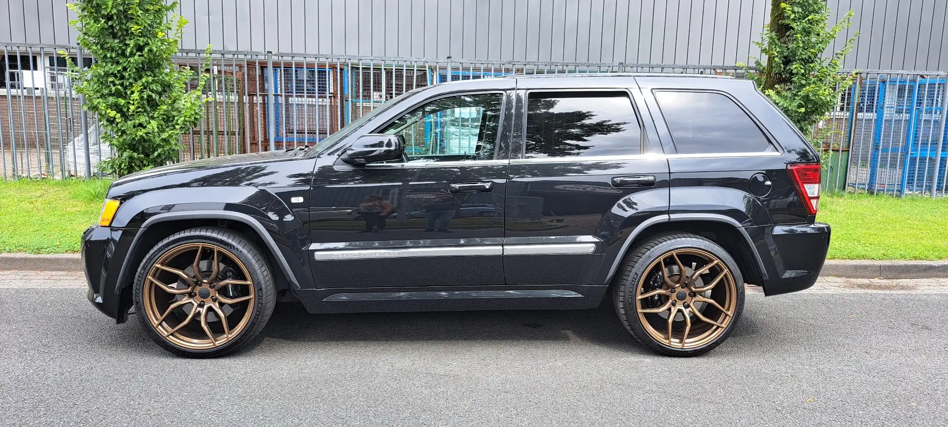 Jeep Grand Cherokee 6.1 V8 Hemi SRT-8 Zwart - 1