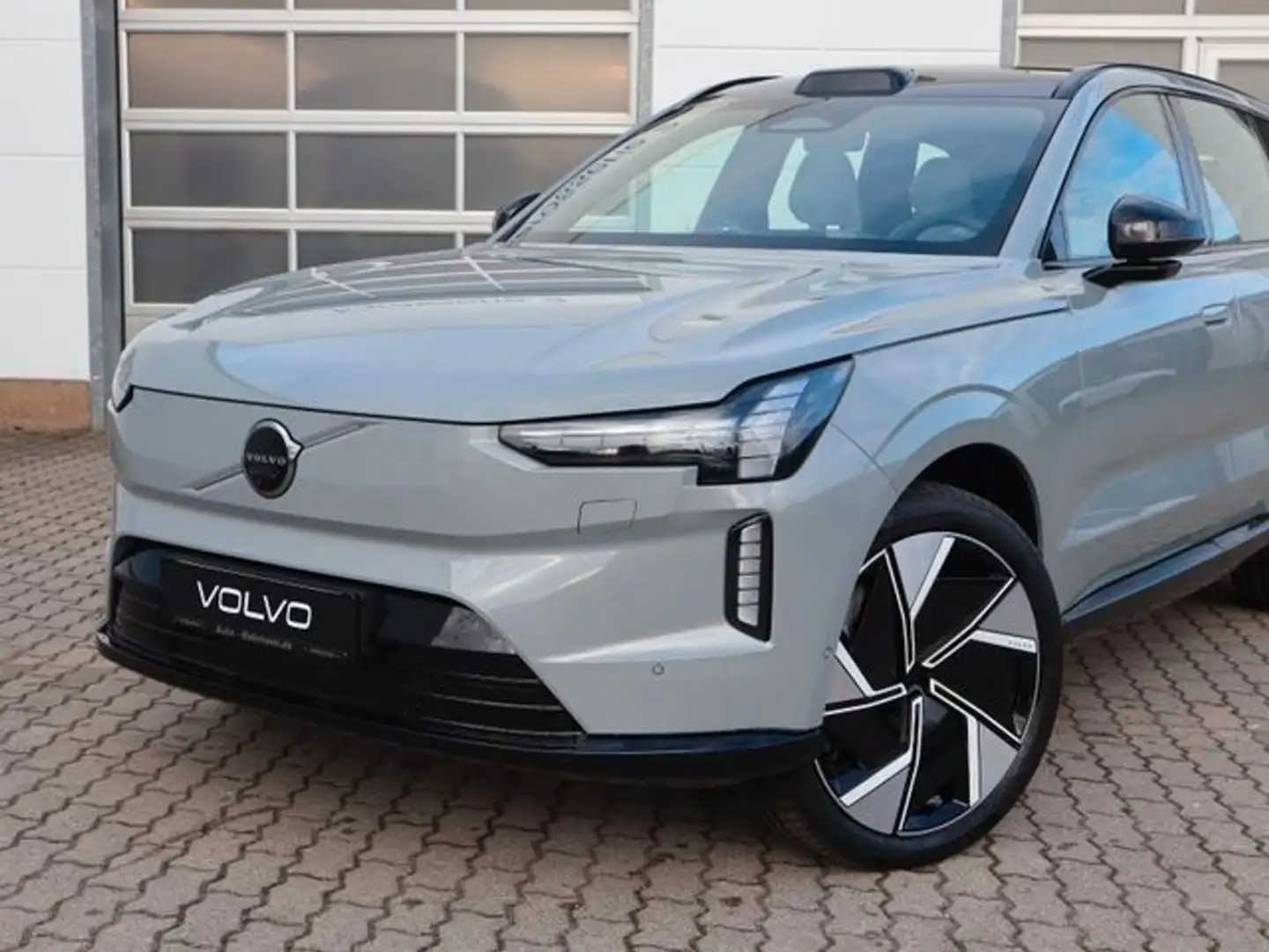 Volvo EX90 Twin Ultra Pure Electric AWD B&W Grau - 2