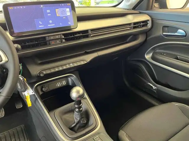Jeep Avenger view 11