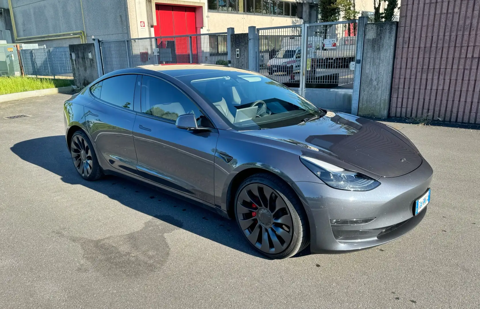 Tesla Model 3 Performance Dual Motor awd (leasing fatturabile) Grigio - 2