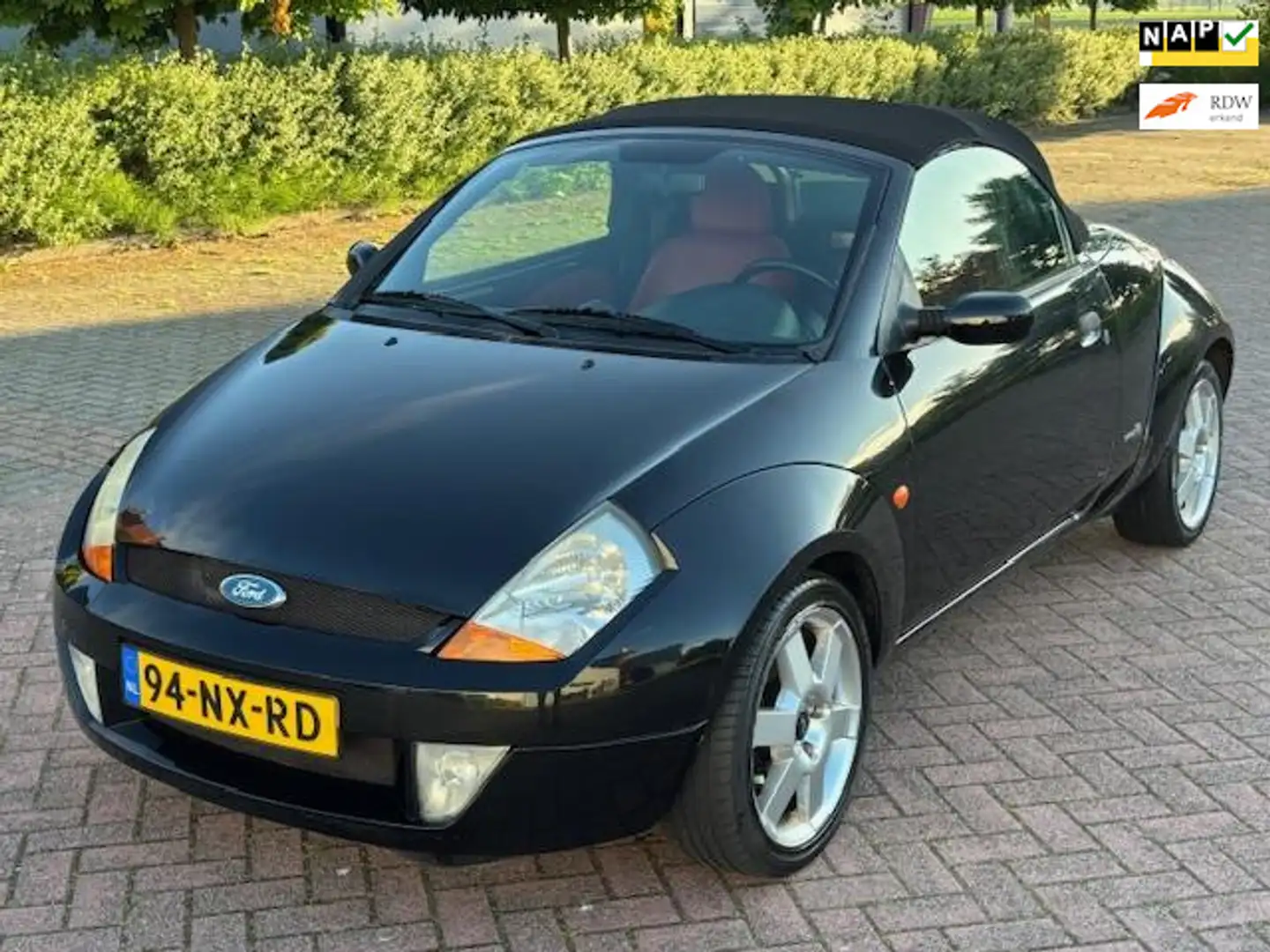 Ford Streetka 1.6 First Edition Cabriolet Airco El. pakket ABS A Zwart - 1
