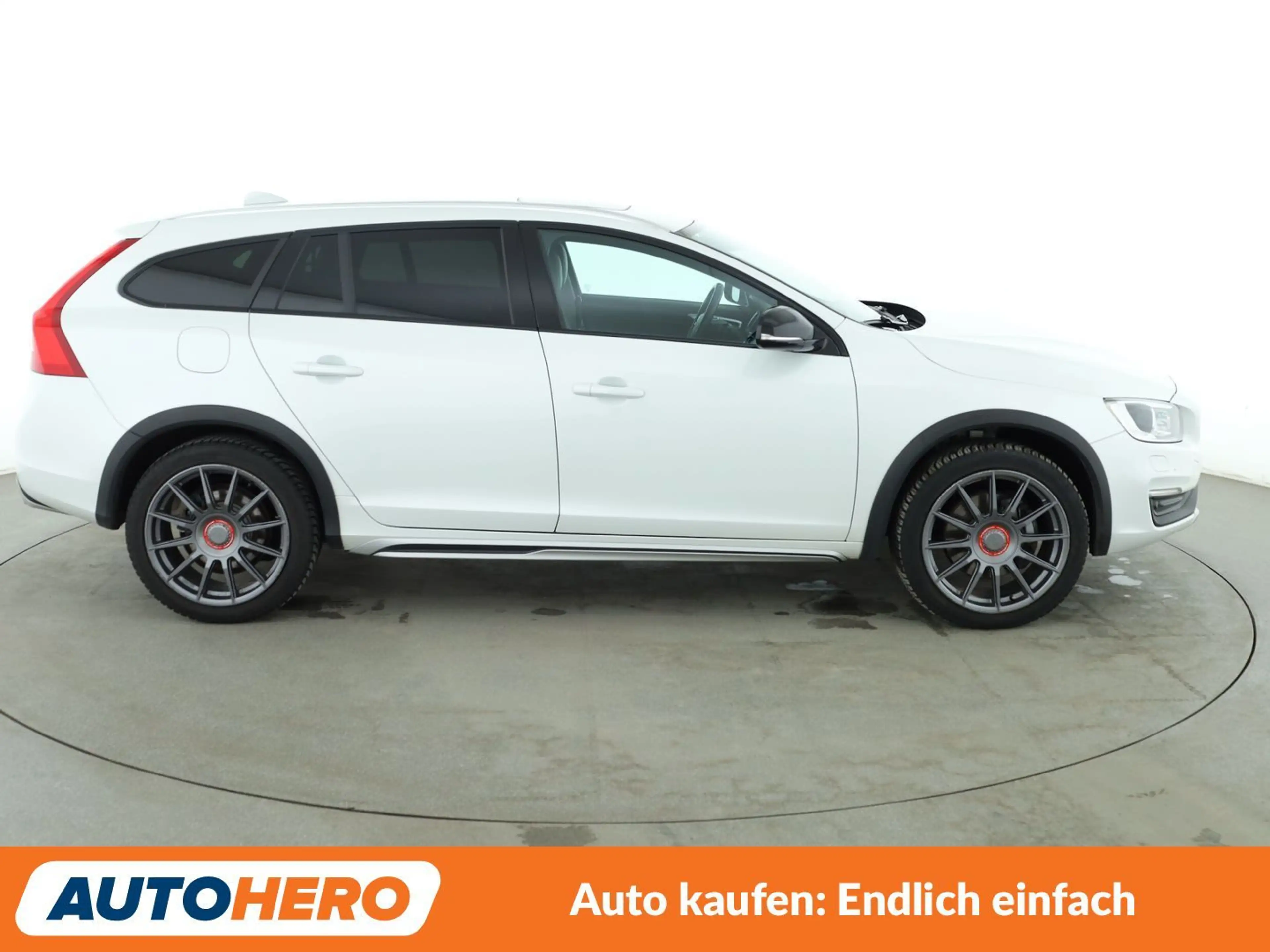 Volvo V60 Cross Country 2.0 T5 Pro AWD Aut.*NAVI*ACC*CAM*PDC*SHZ* — photo 7