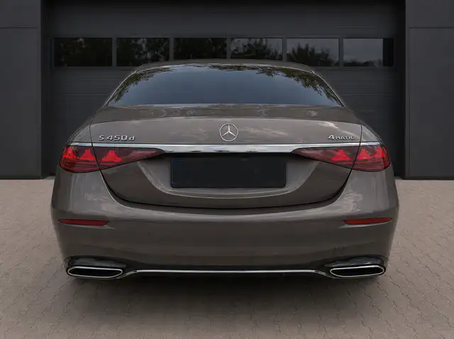 Mercedes-Benz S-Class view 7
