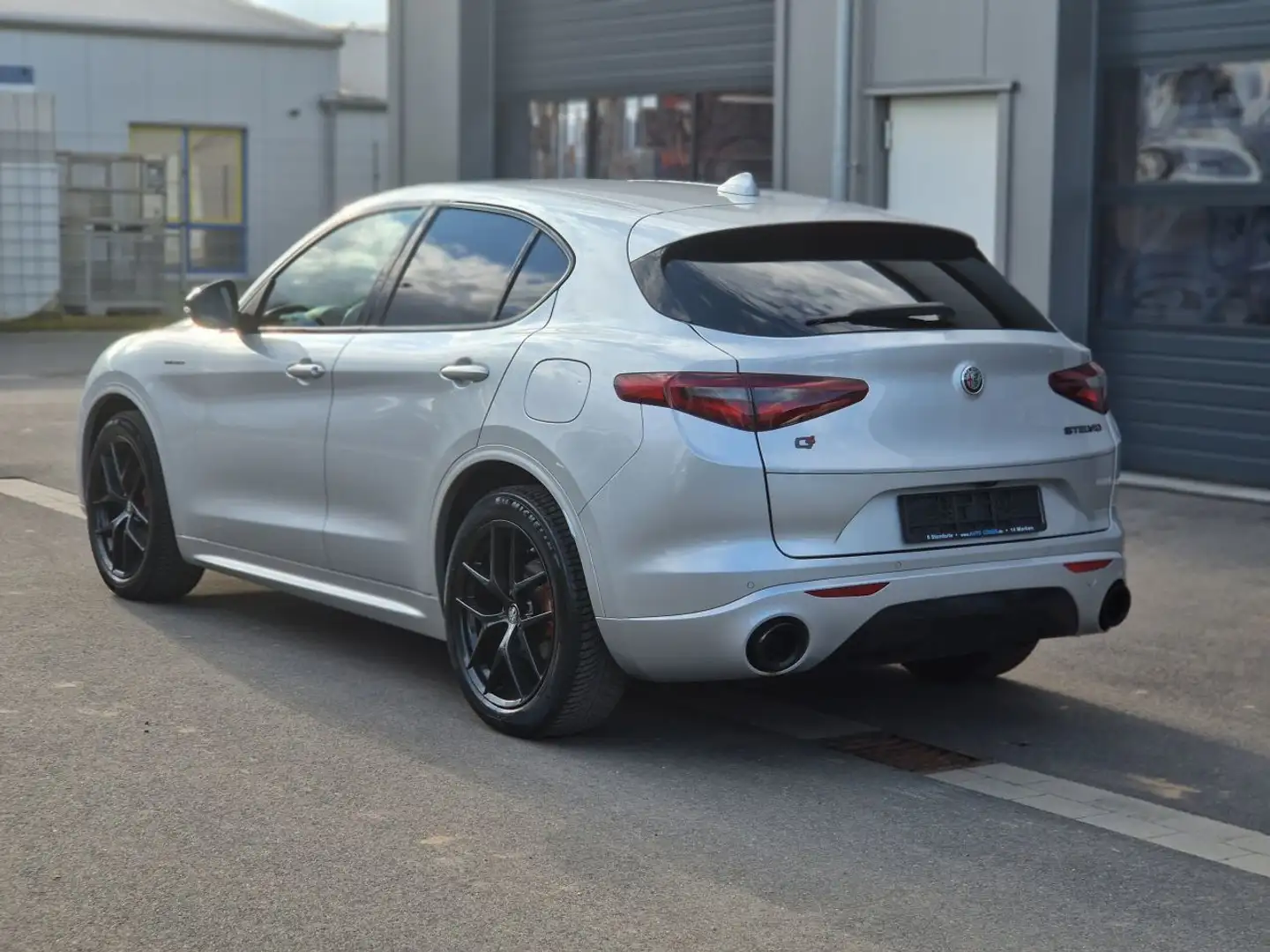 Alfa Romeo Stelvio MY20 VELOCE 2.2 Diesel 16V 154kW NAV XEN KAM Silber - 2