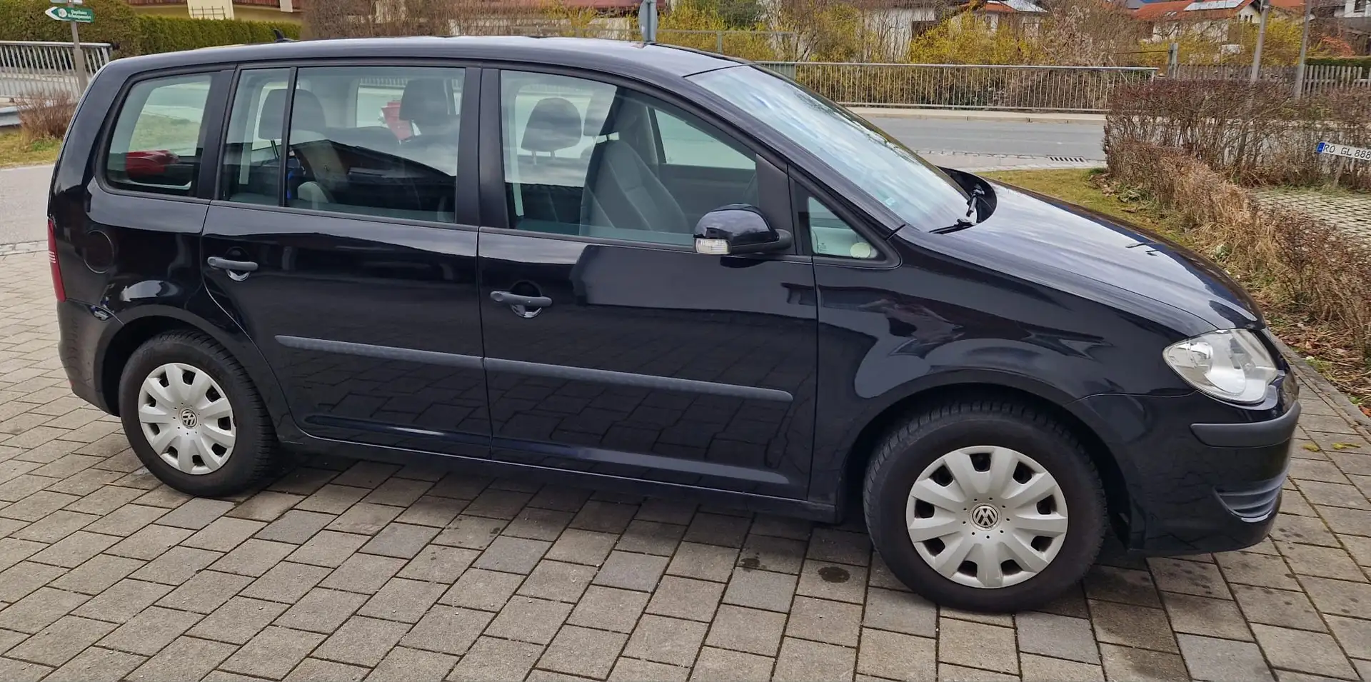 Volkswagen Touran VW Touran Diesel 1.9 TDI Diesel Ahk. TÜV 2027 Чорний - 1