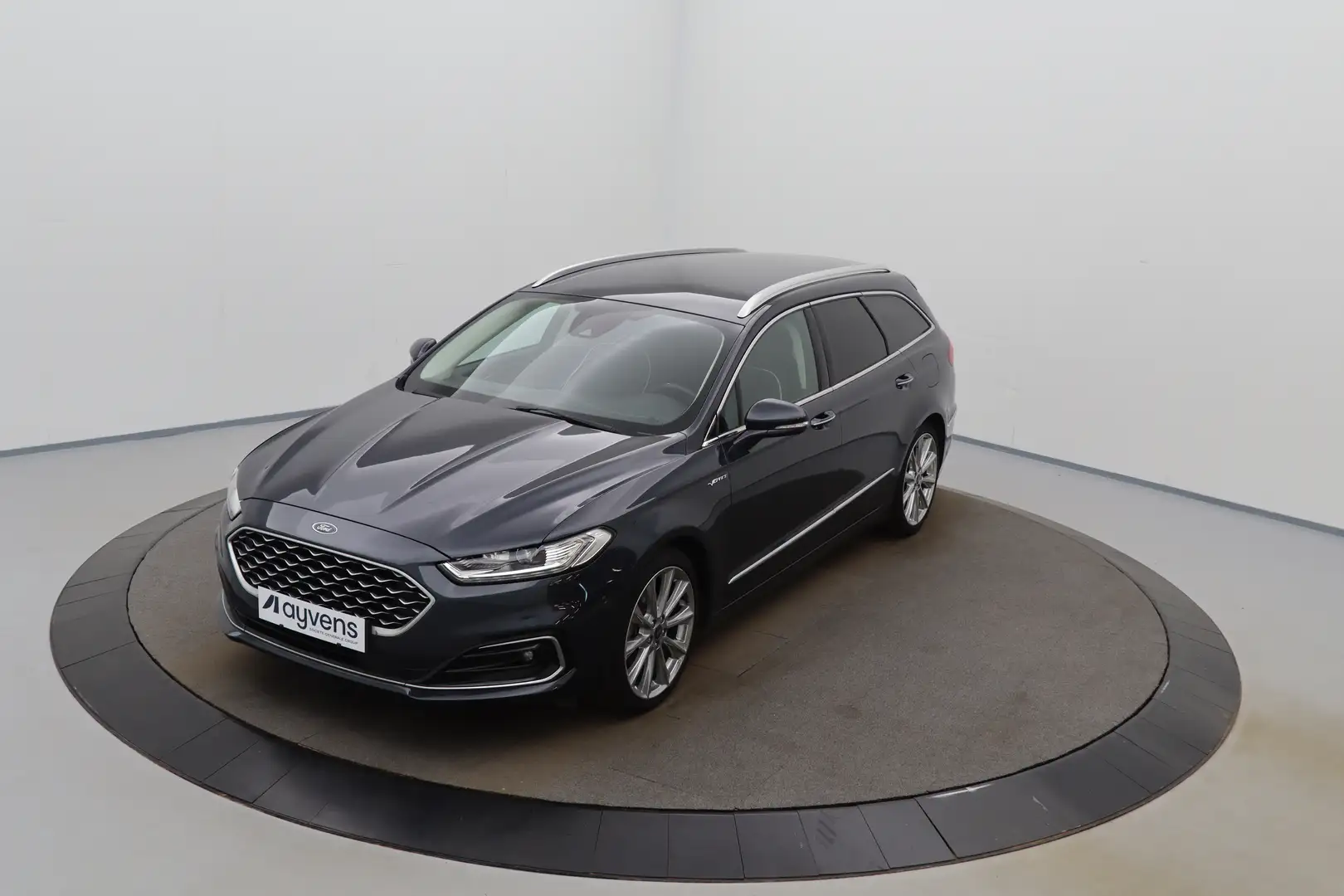 Ford Mondeo Clipper Vignale 2.0 HEV LEDER/CUIR LED GPS PDC CAM Bleu - 1